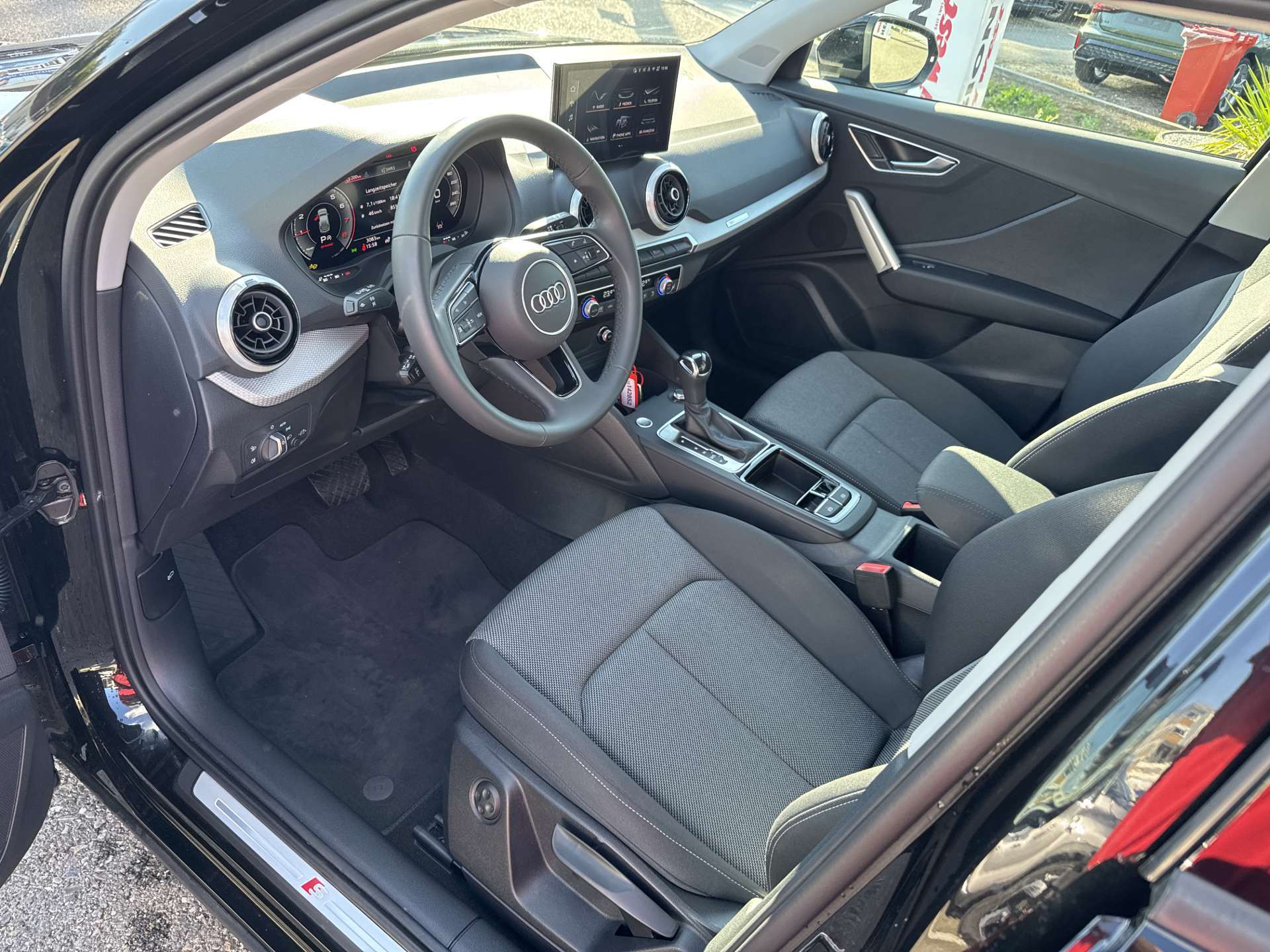 AUDI Q2 35 TFSi S-Line S-Tronic Automat-image-5