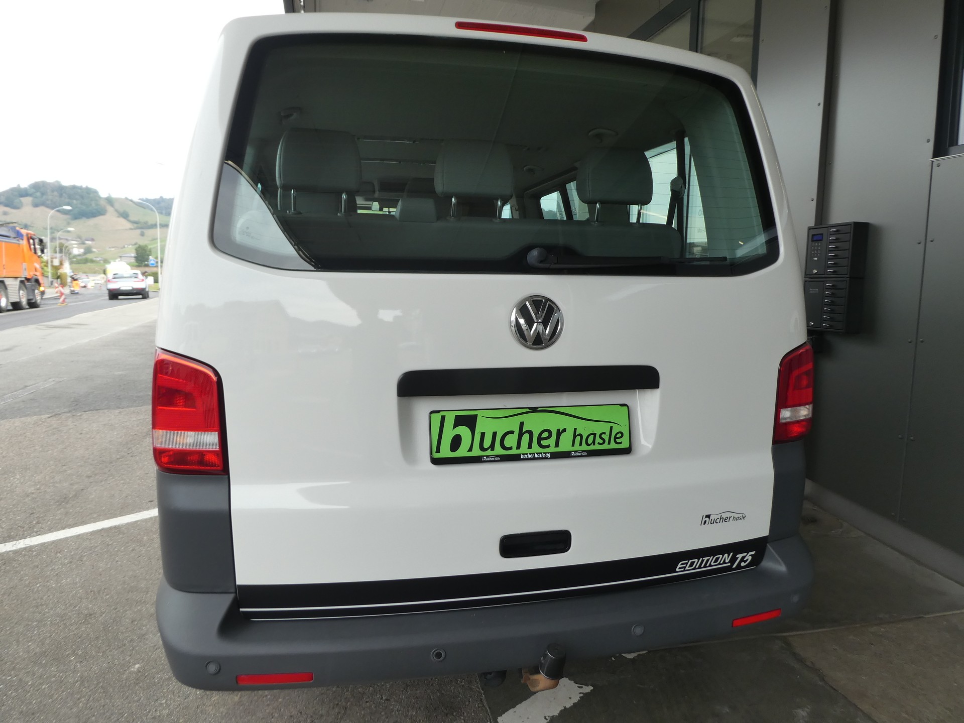VW T5 Caravelle Trendline 2.0 TDI CR-image-8