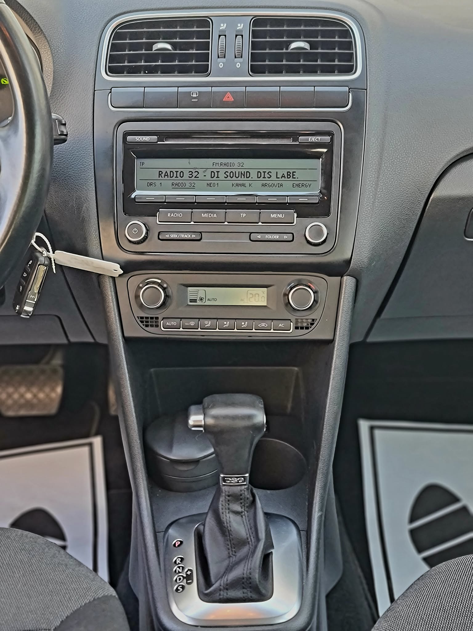 VW Polo 1.4 16V Comfortline DSG-image-12