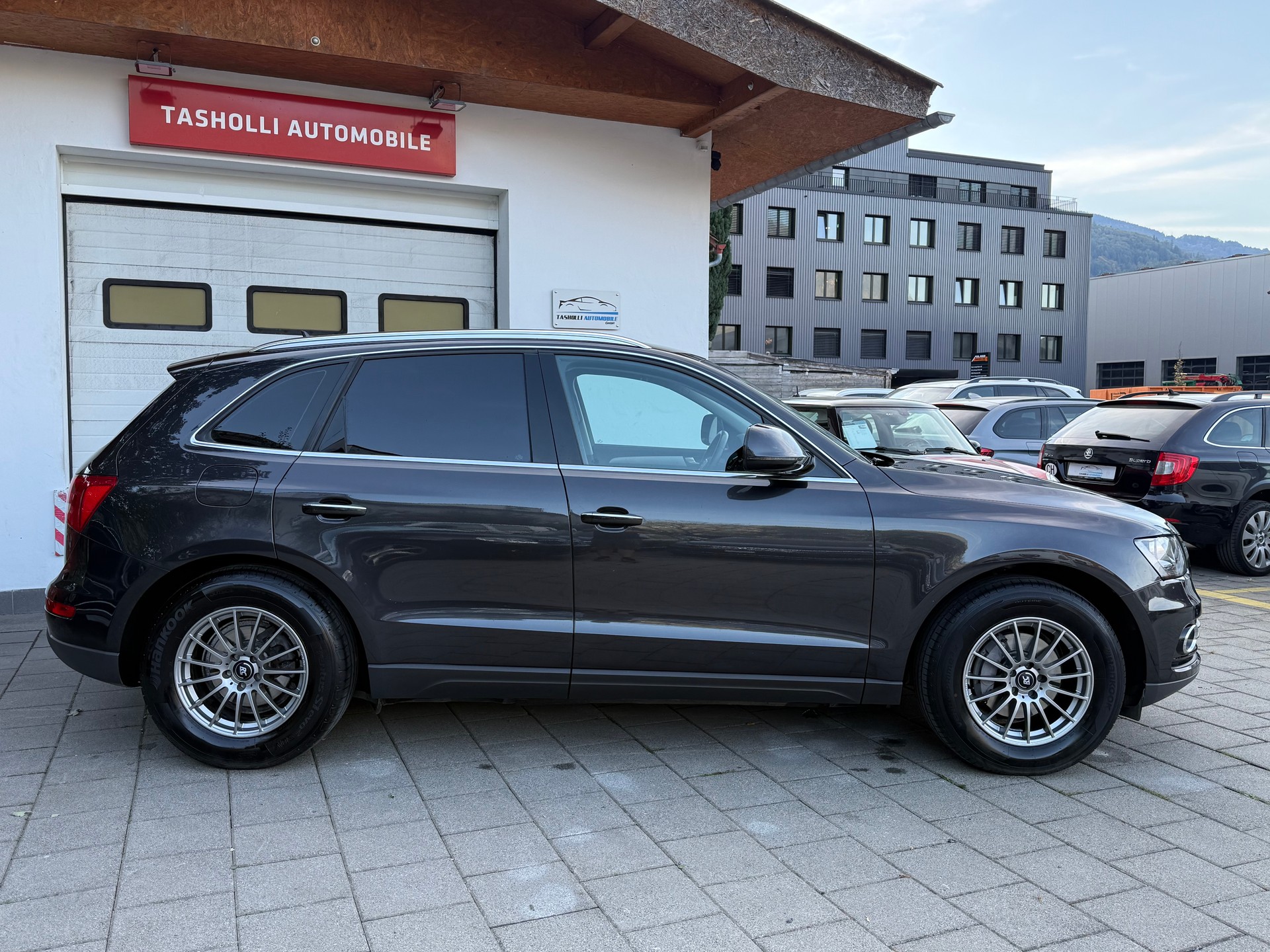 AUDI Q5 2.0 TDI-image-7