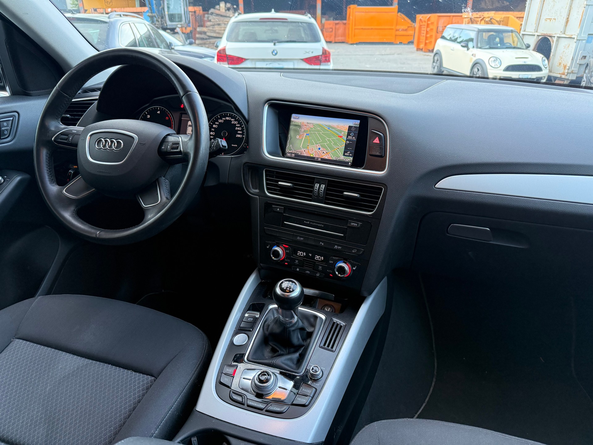 AUDI Q5 2.0 TDI-image-14