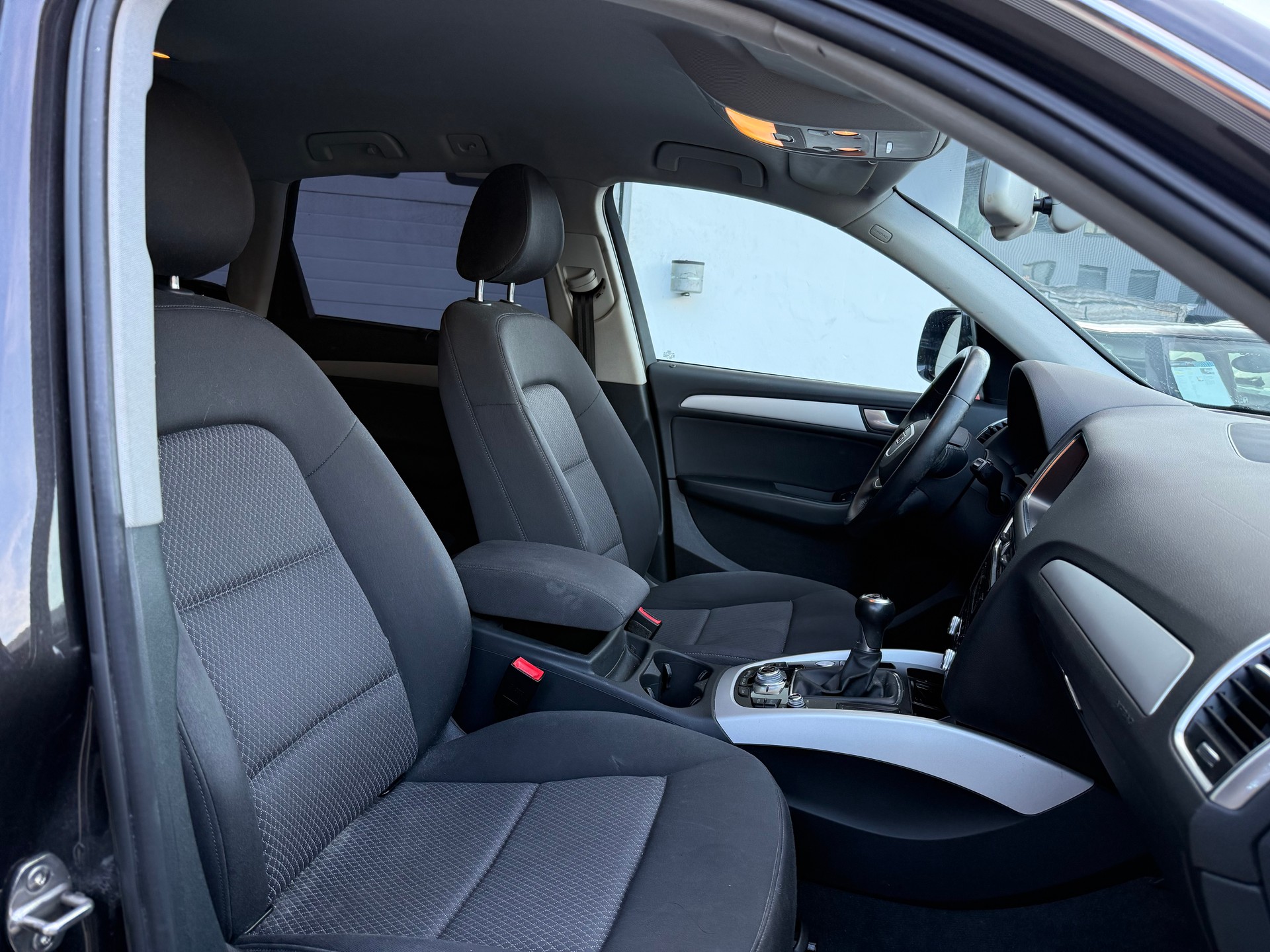 AUDI Q5 2.0 TDI-image-9