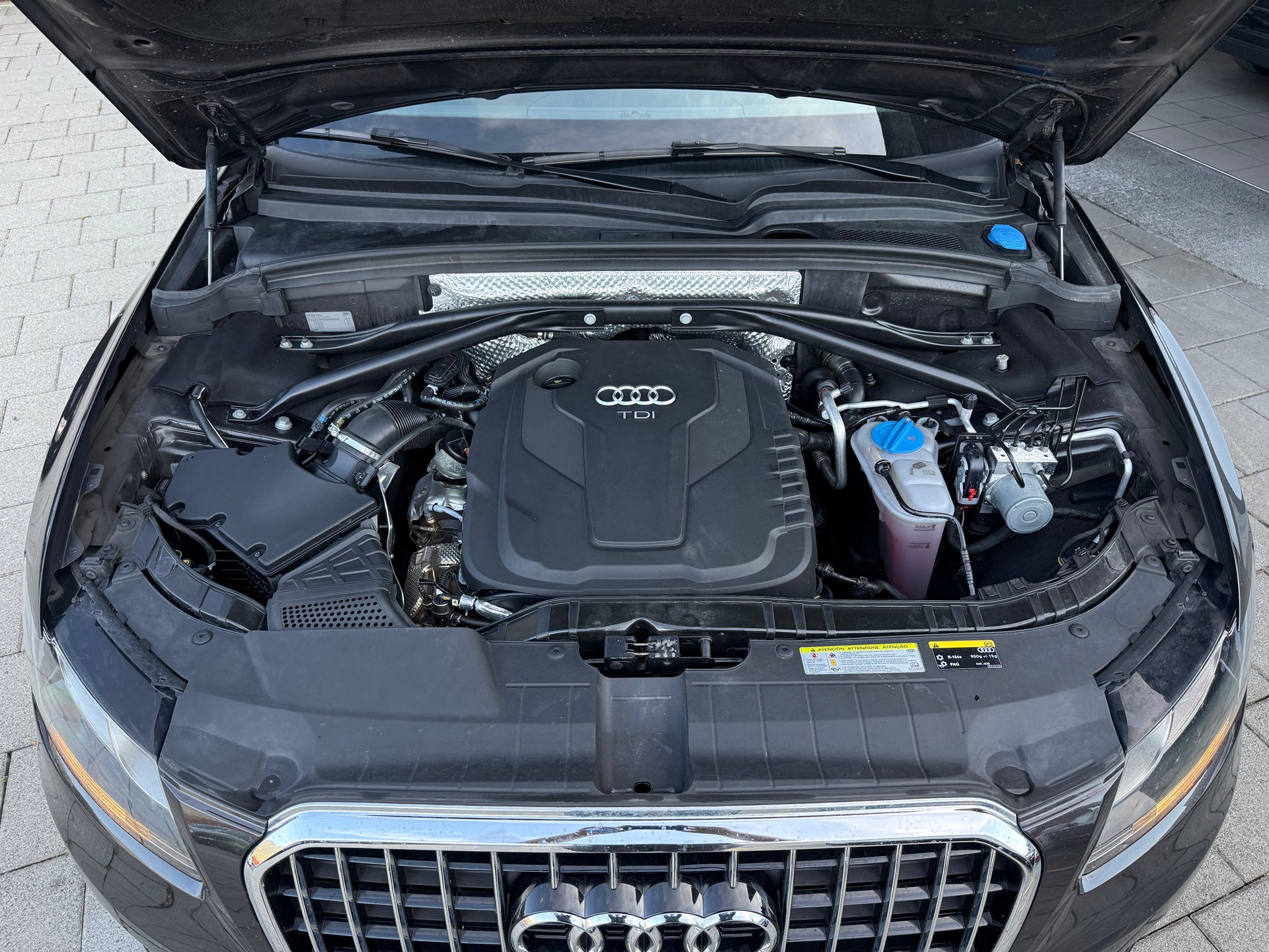 AUDI Q5 2.0 TDI-image-21