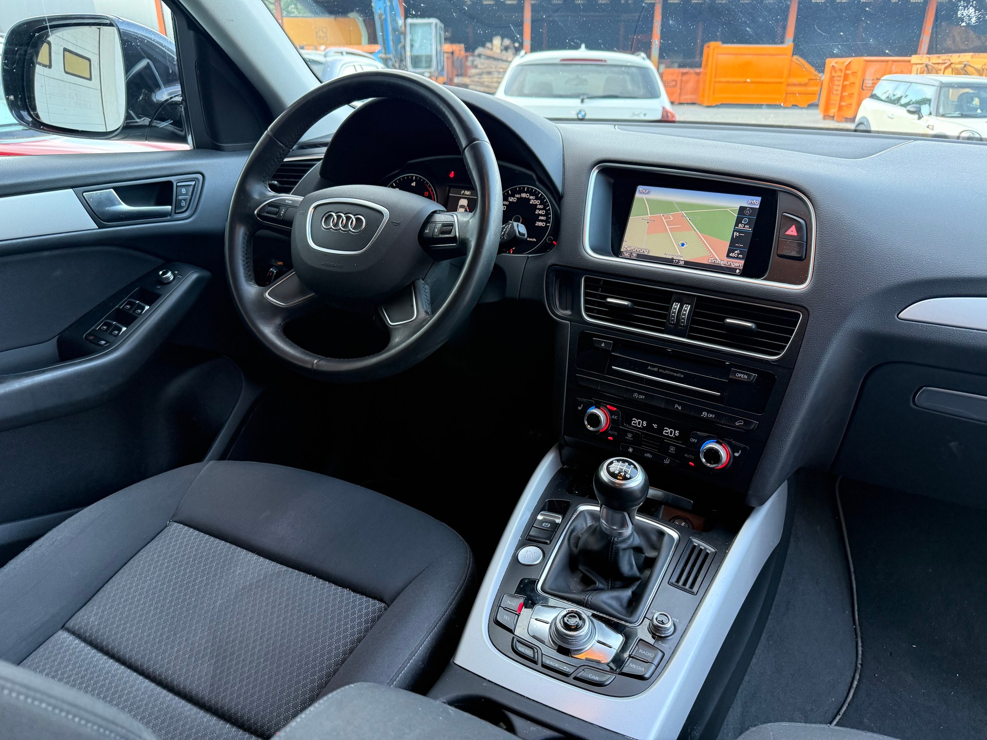 AUDI Q5 2.0 TDI-image-10