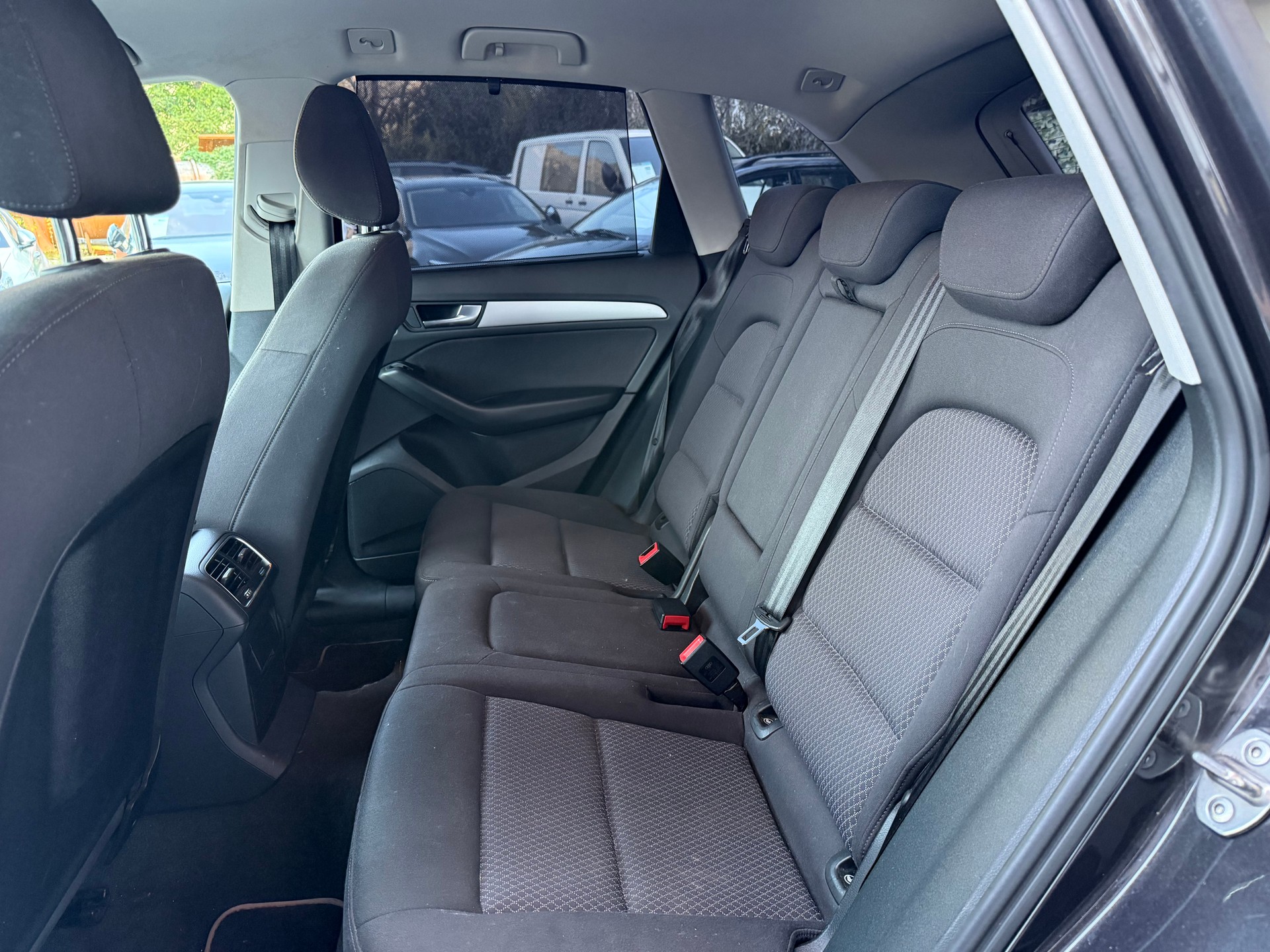 AUDI Q5 2.0 TDI-image-12