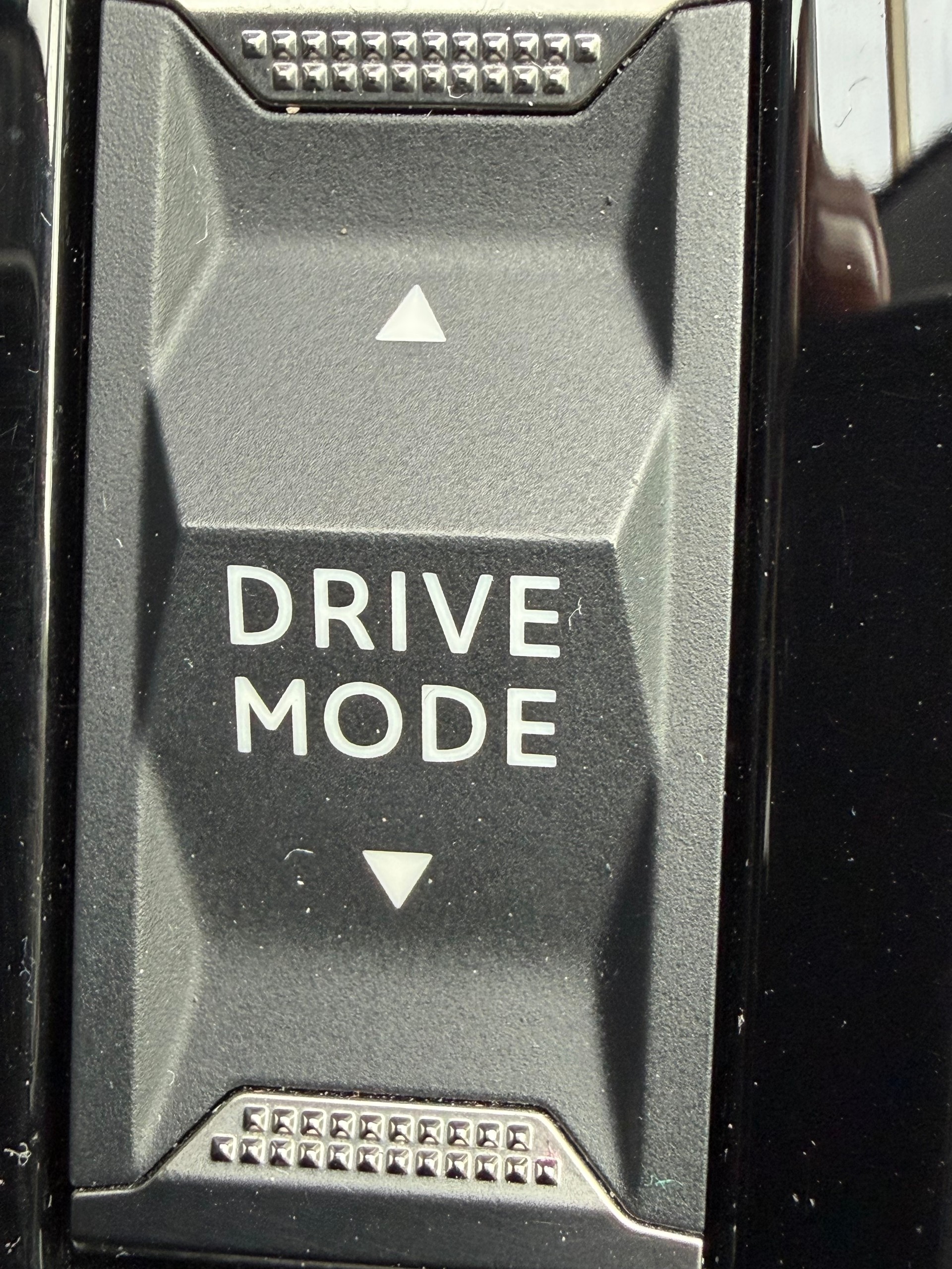 PEUGEOT 208 1.2 PureTech Allure EAT8-image-15