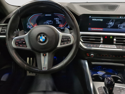 BMW M240i xDrive-image-10