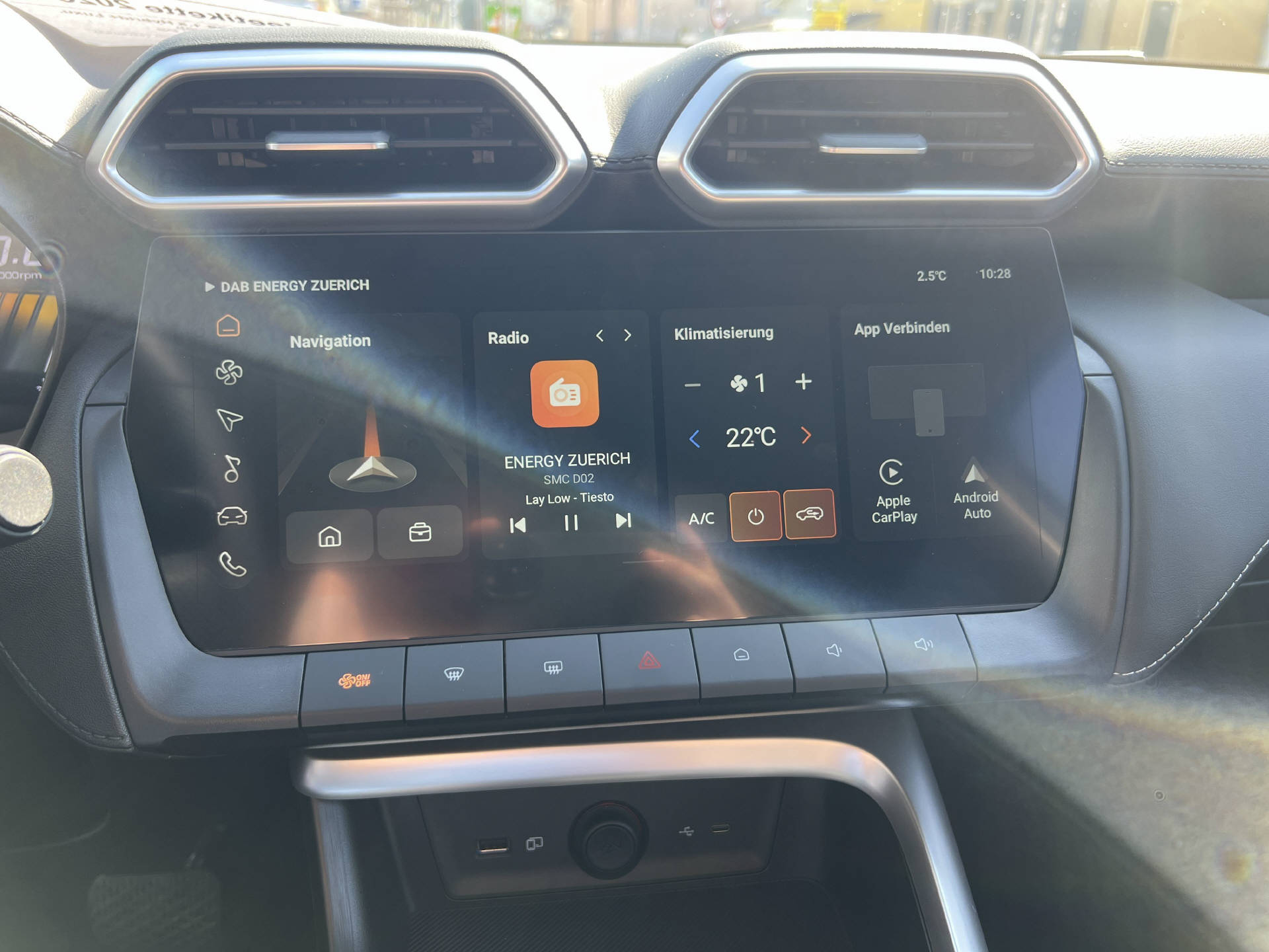 MG ZS 1.5 Hybrid+ Luxury-image-6