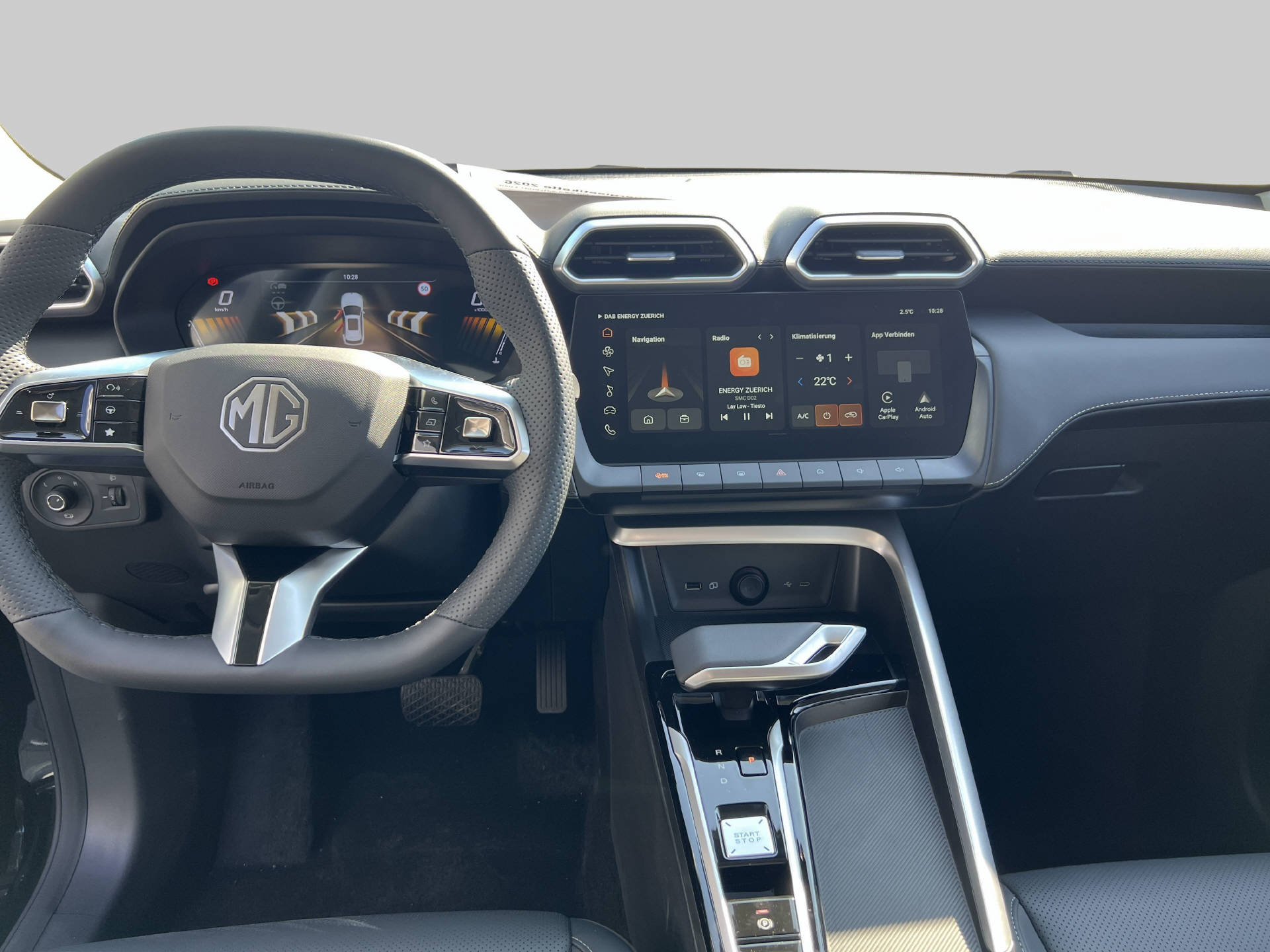 MG ZS 1.5 Hybrid+ Luxury-image-8