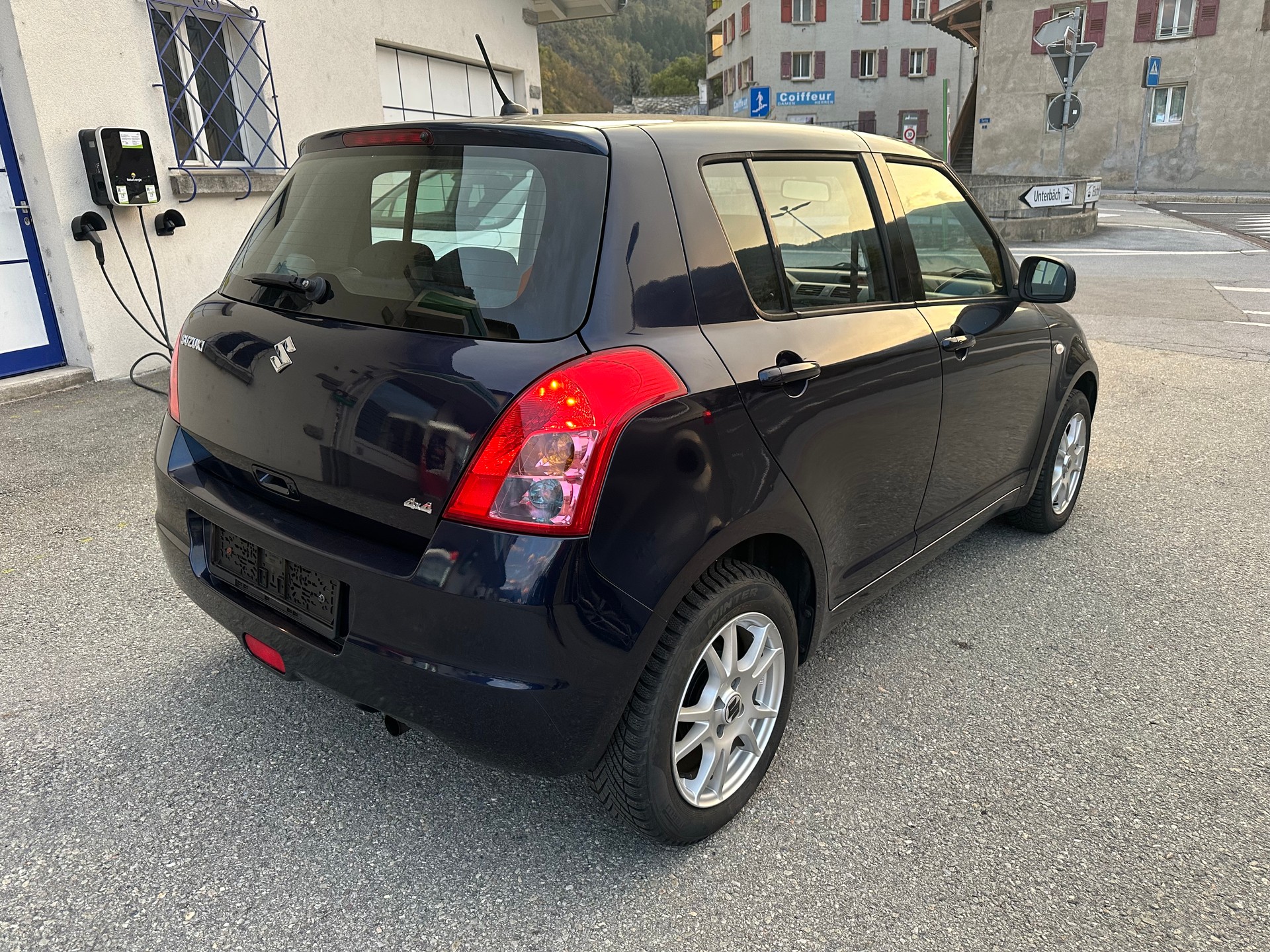 SUZUKI Swift 1.3i 16V GL Top Piz Sulai LE 4x4-image-3