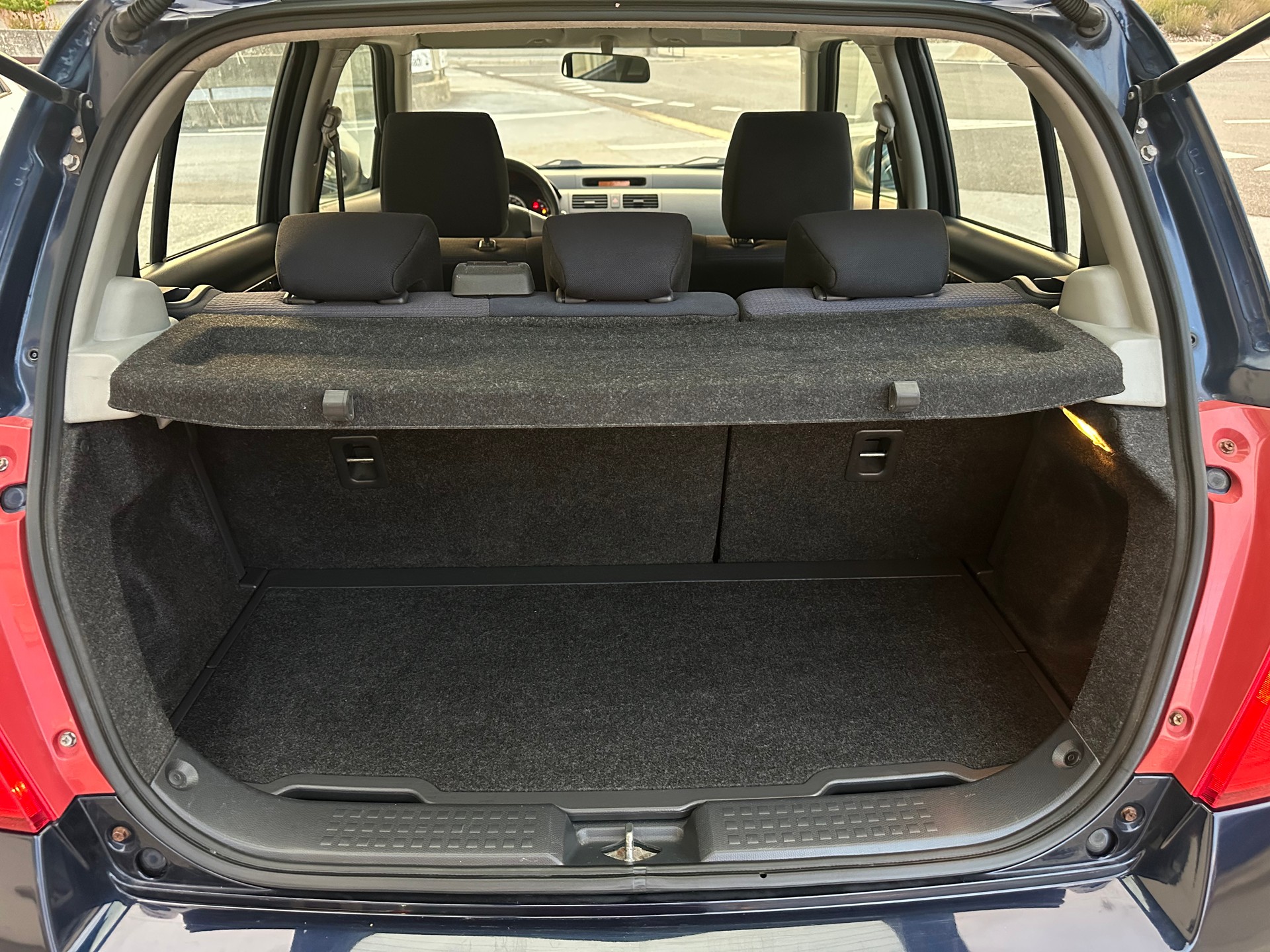 SUZUKI Swift 1.3i 16V GL Top Piz Sulai LE 4x4-image-9