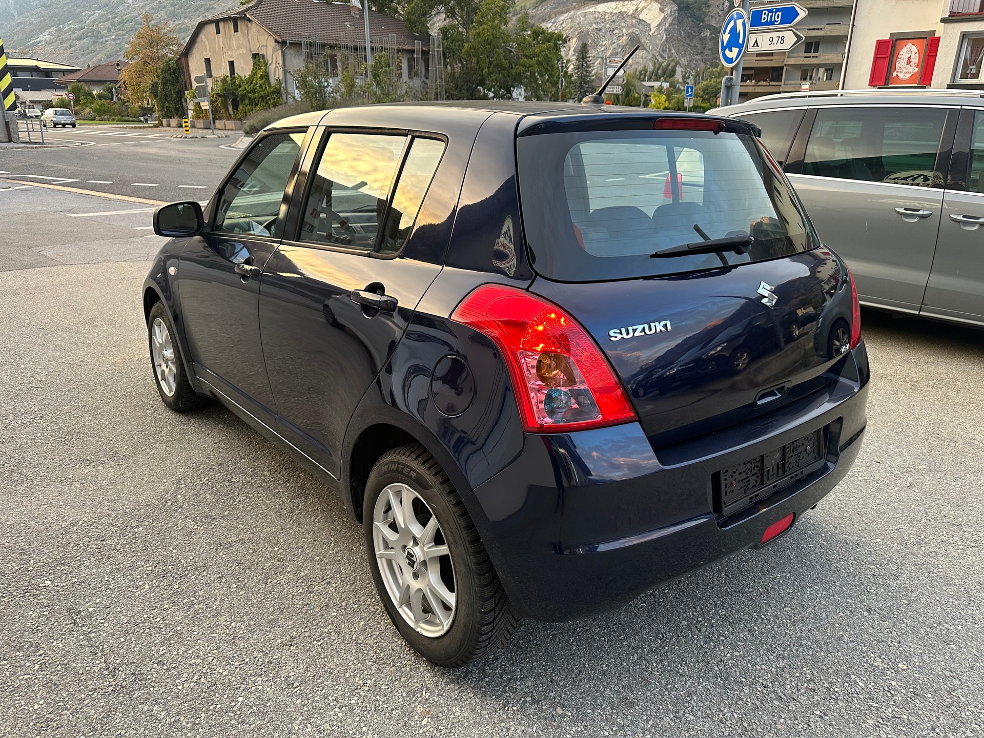 SUZUKI Swift 1.3i 16V GL Top Piz Sulai LE 4x4-image-2