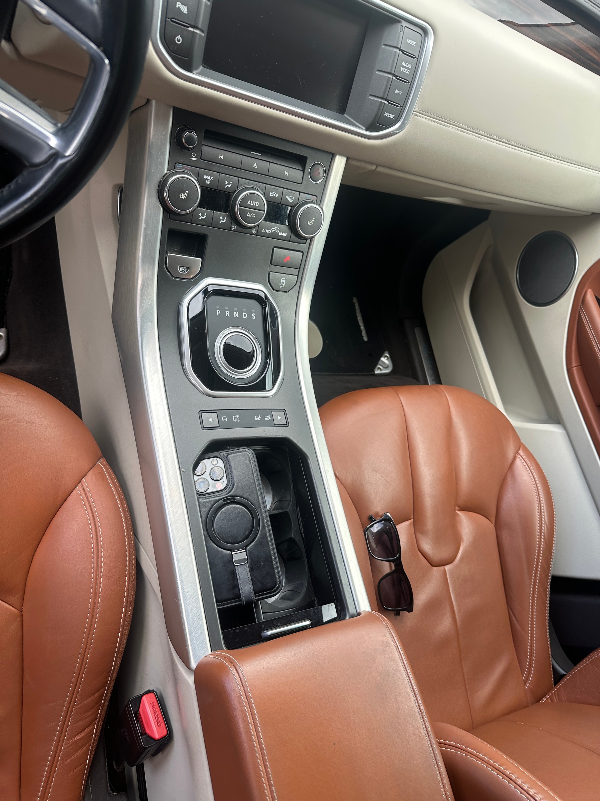 LAND ROVER Range Rover Evoque 2.2 SD4 Prestige AT6-image-7
