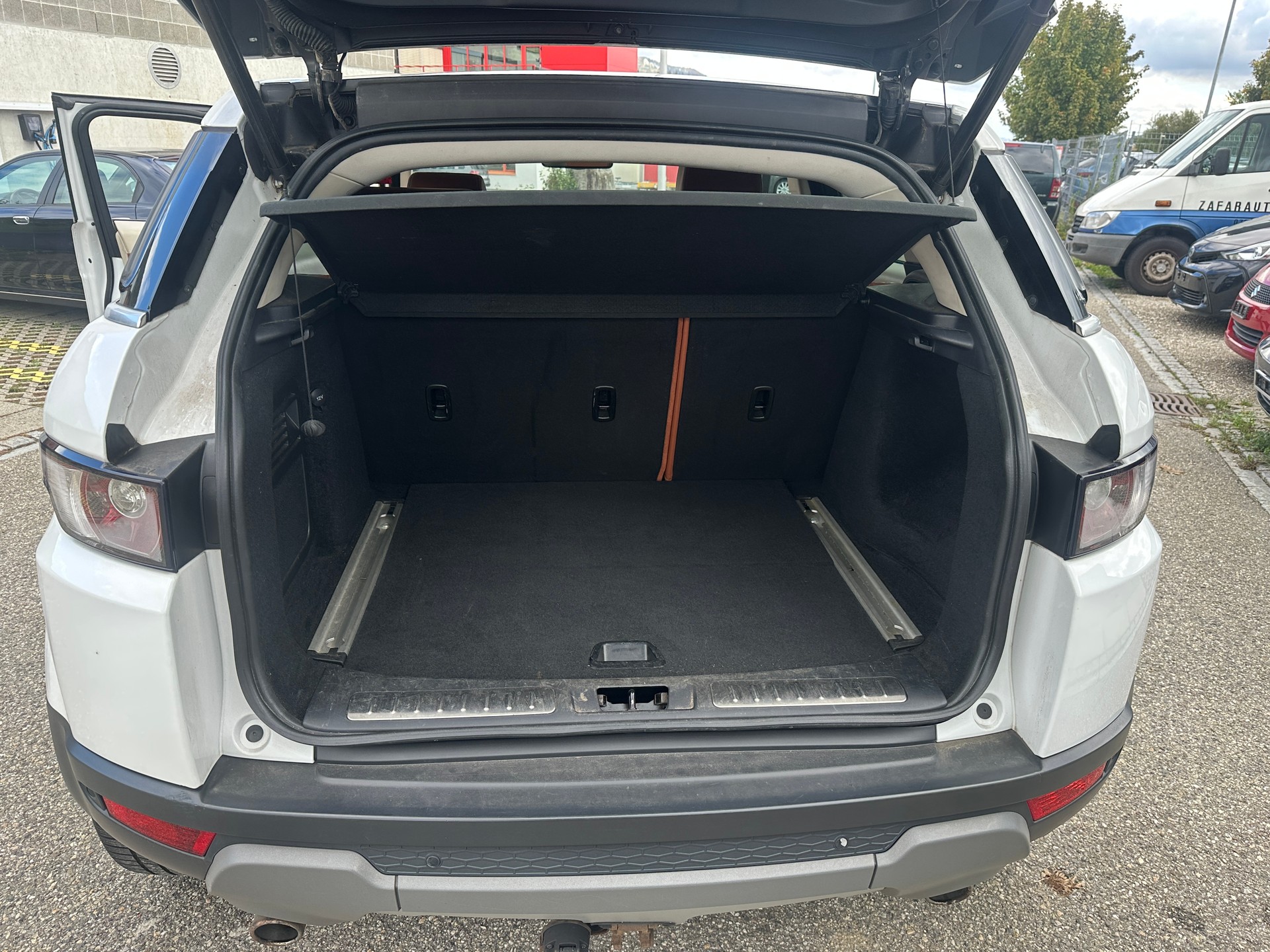 LAND ROVER Range Rover Evoque 2.2 SD4 Prestige AT6-image-9