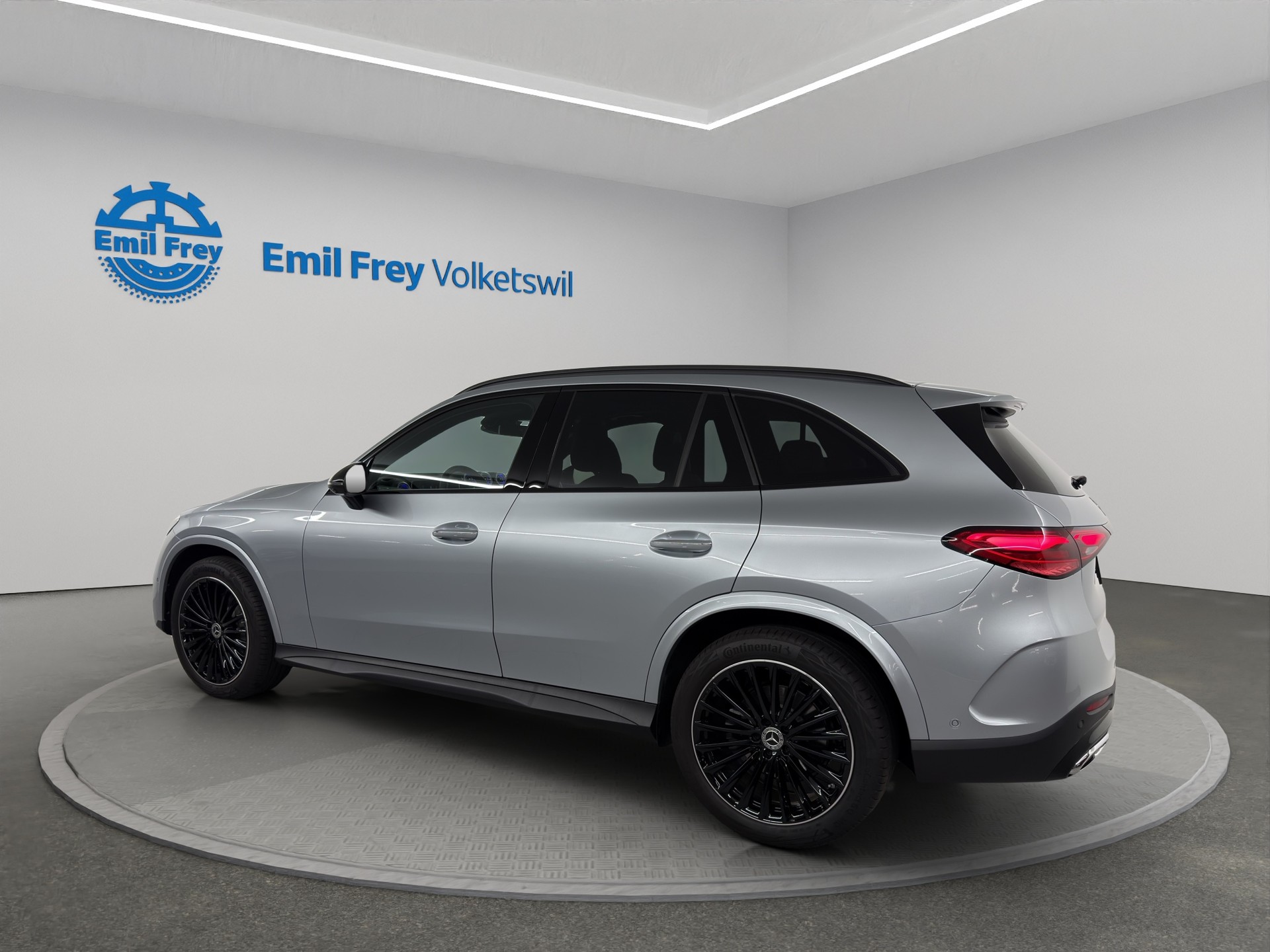 MERCEDES-BENZ GLC-Klasse GLC 220 d AMG Line 4matic-image-2