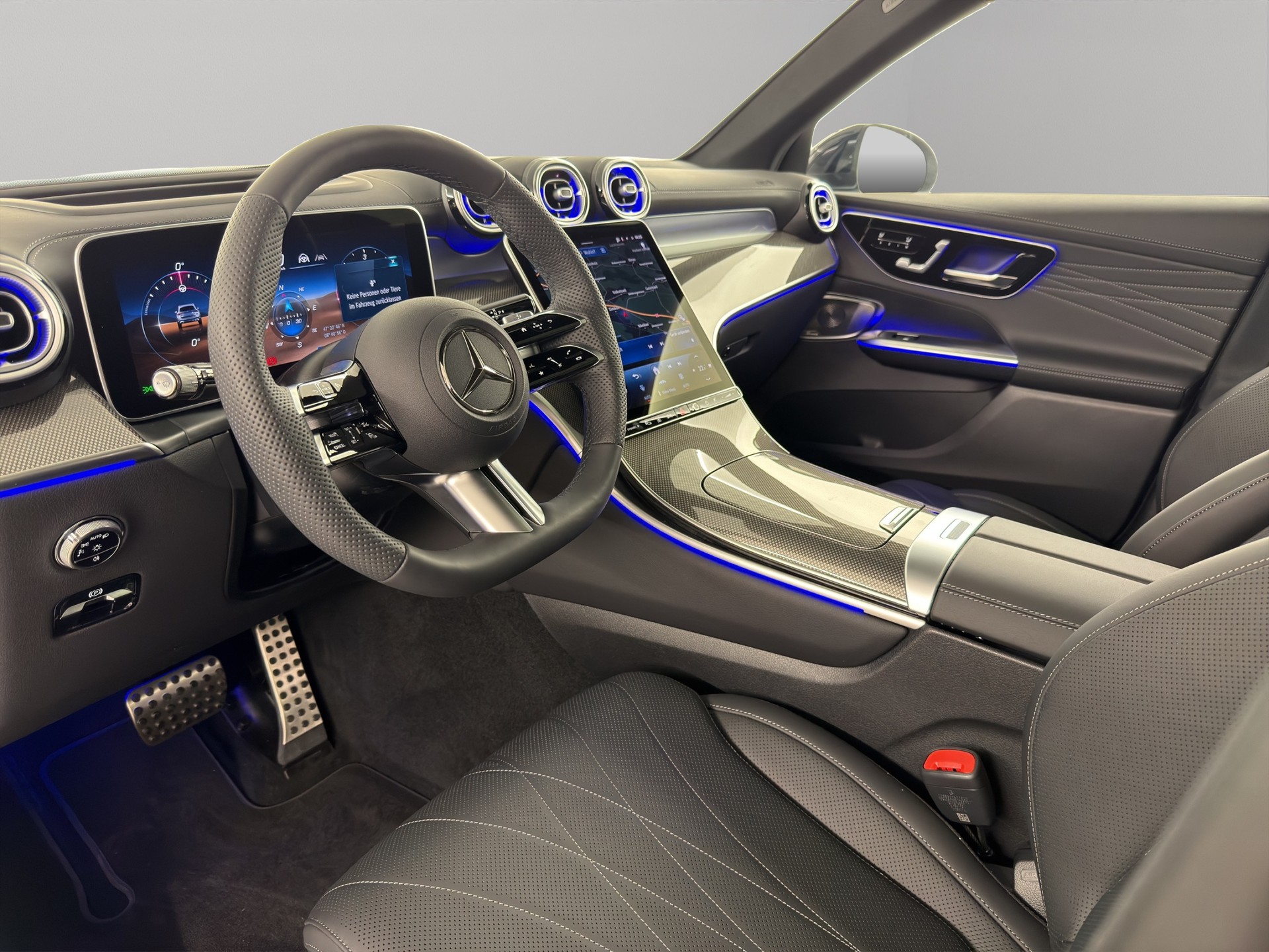 MERCEDES-BENZ GLC-Klasse GLC 220 d AMG Line 4matic-image-10