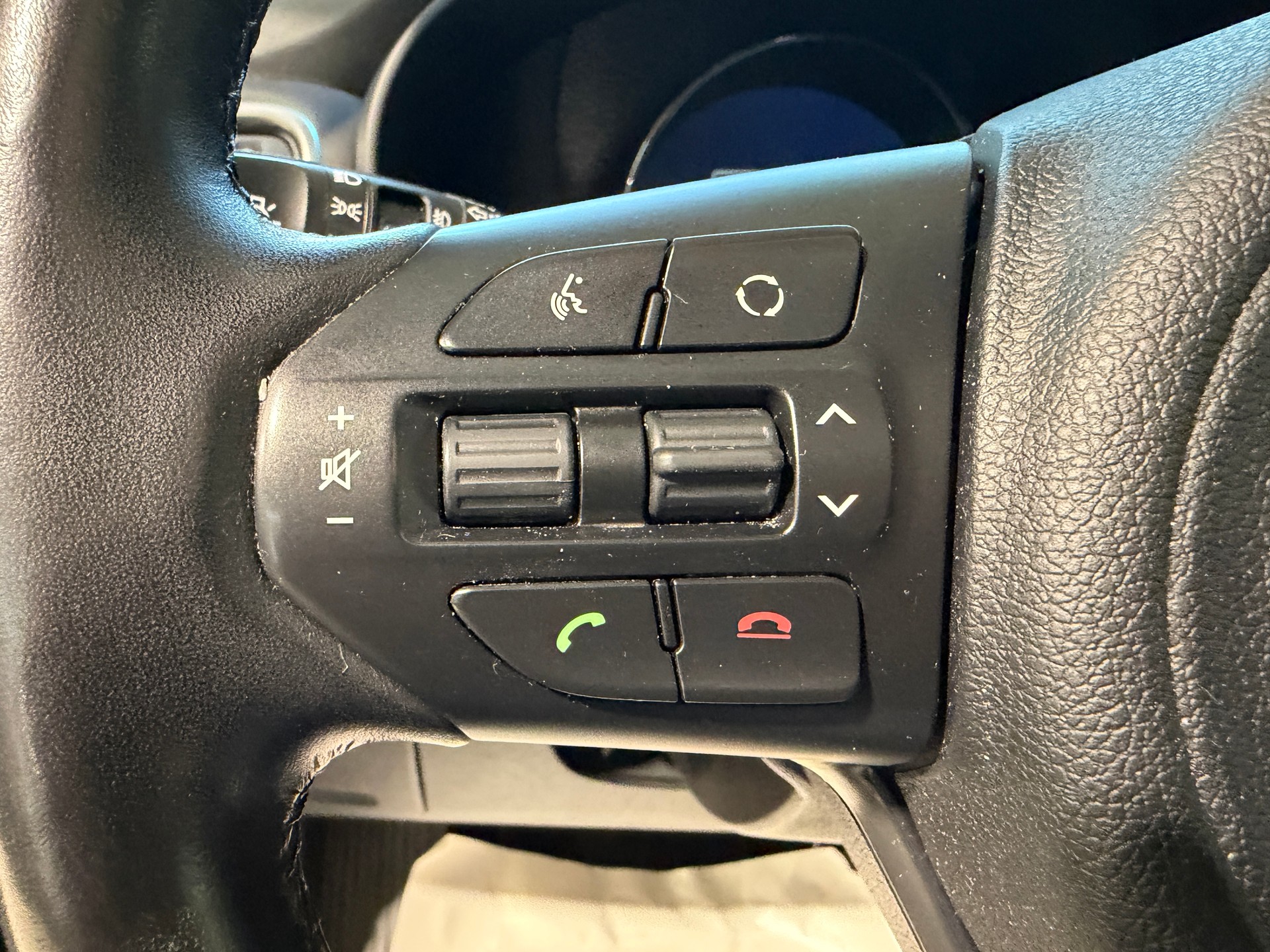 KIA Sorento 2.2 CRDI Style 7P. Automatic-image-21