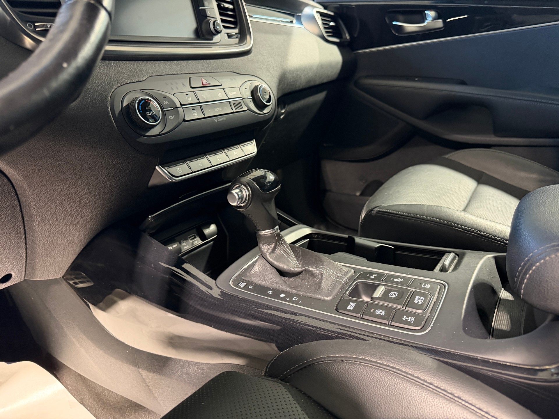 KIA Sorento 2.2 CRDI Style 7P. Automatic-showroom-element-1
