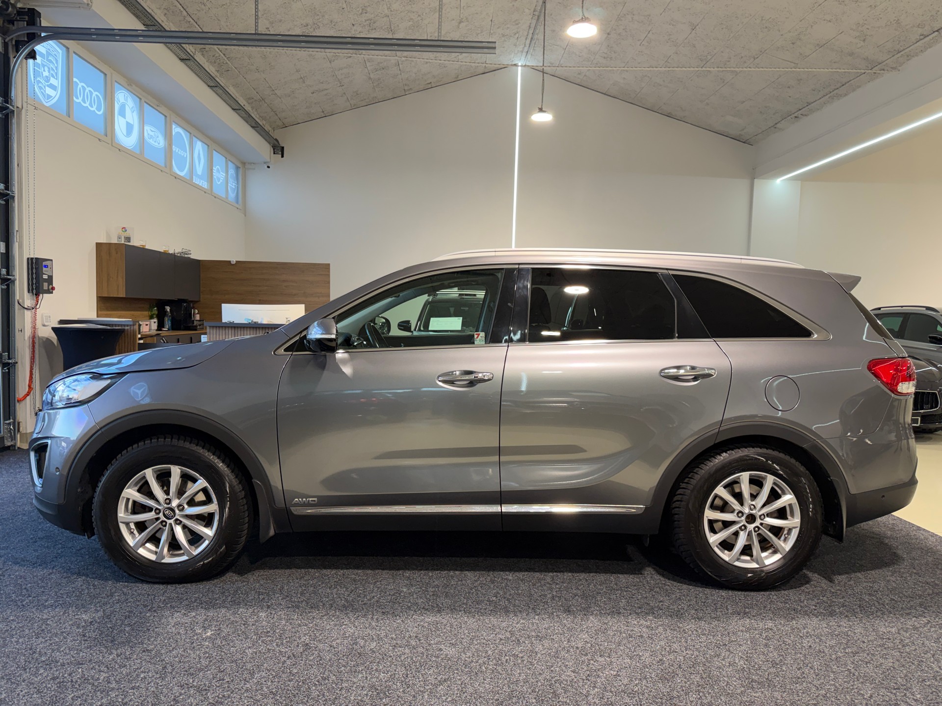 KIA Sorento 2.2 CRDI Style 7P. Automatic-image-5