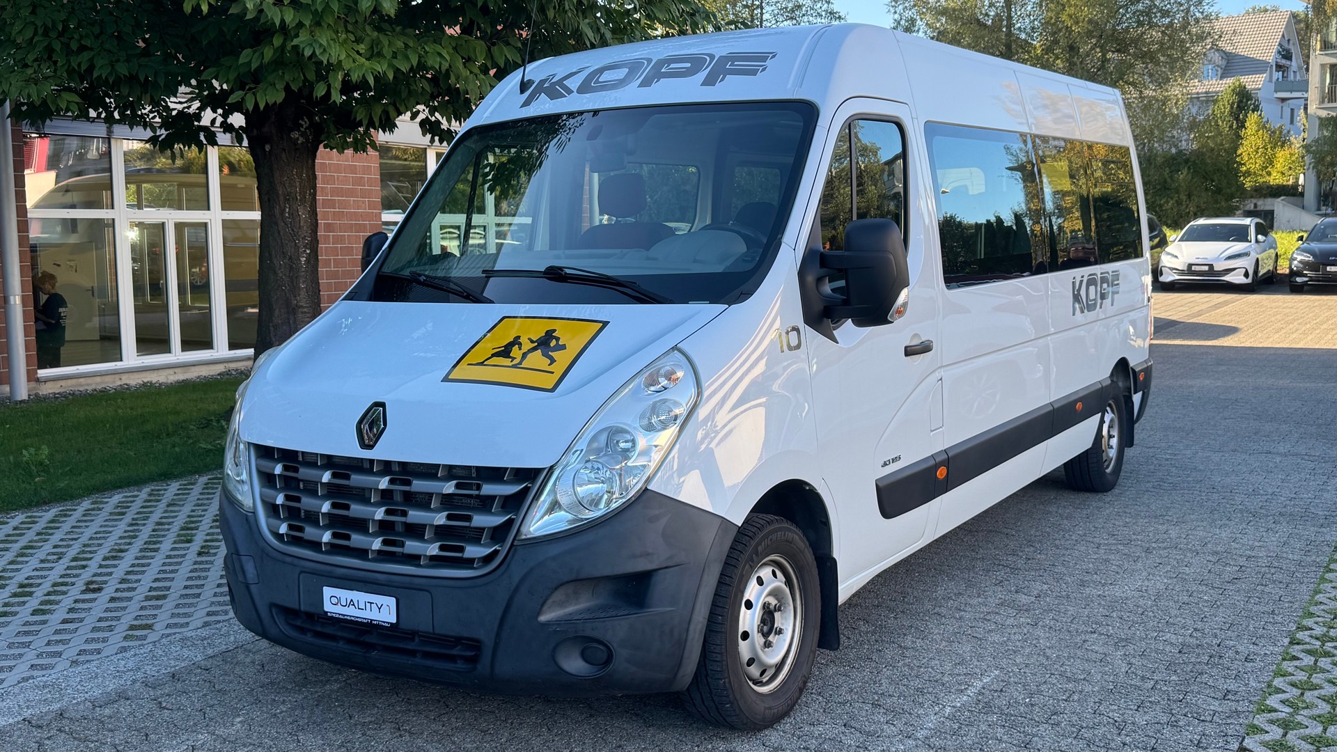 RENAULT Diesel 2.3 dCi mit 22 Plätze-image-1