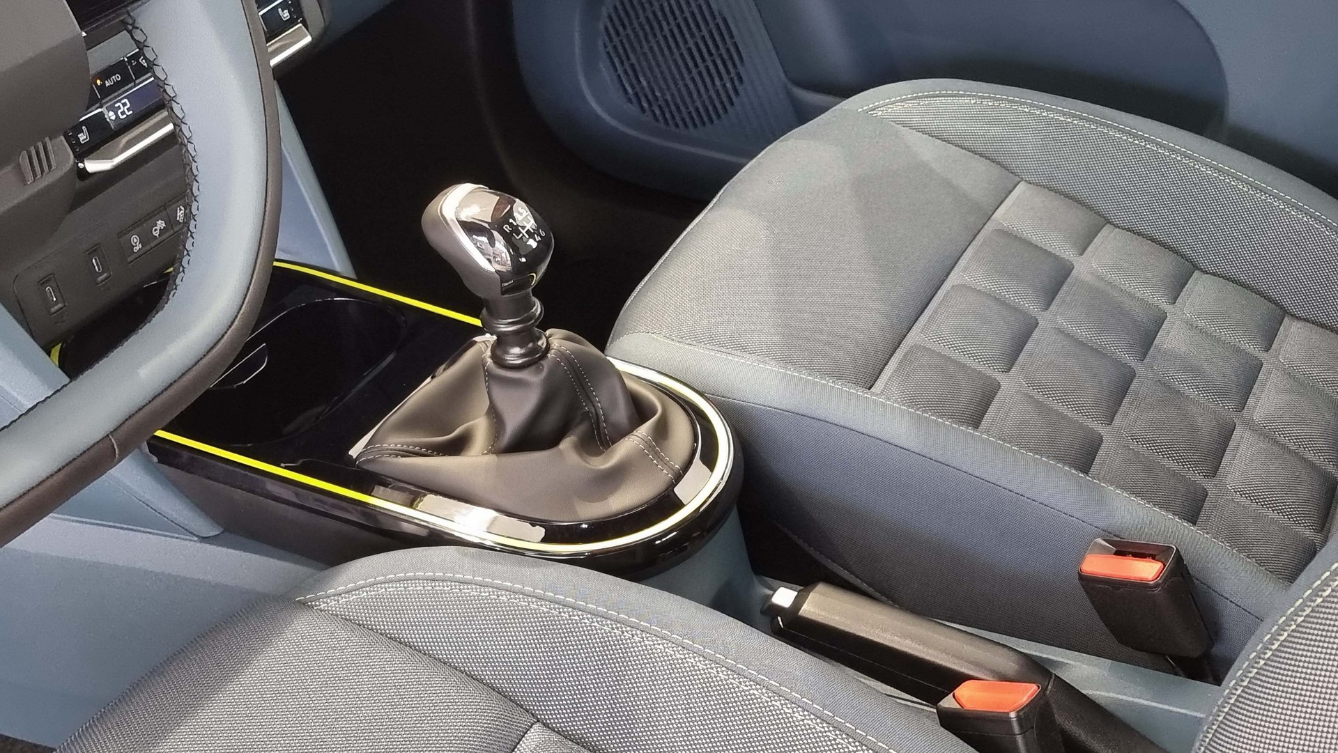 FIAT Grande Panda 1.2 La Prima-image-12