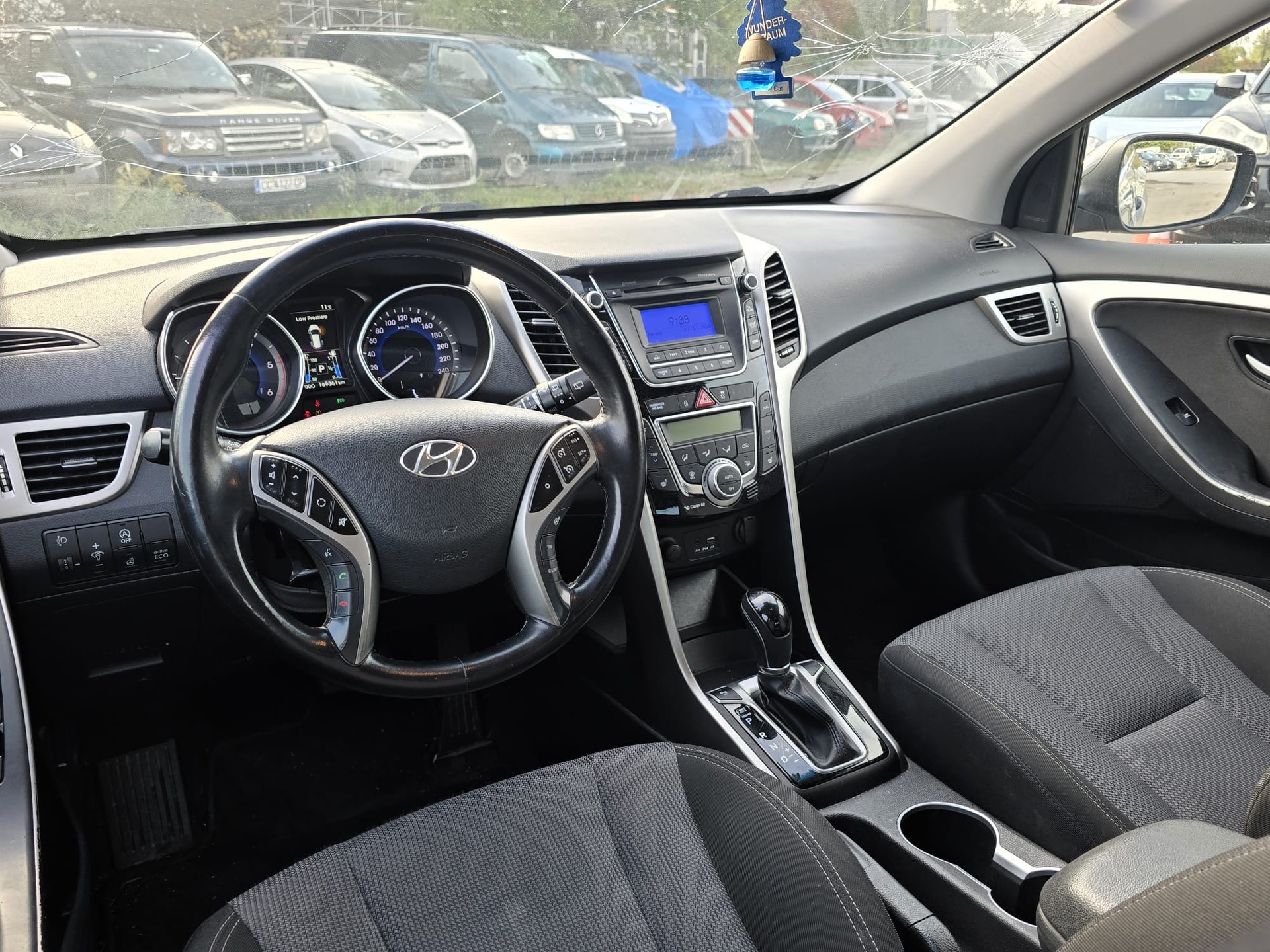 HYUNDAI i30 1.6 CRDi Vertex Automatic DCT-image-8