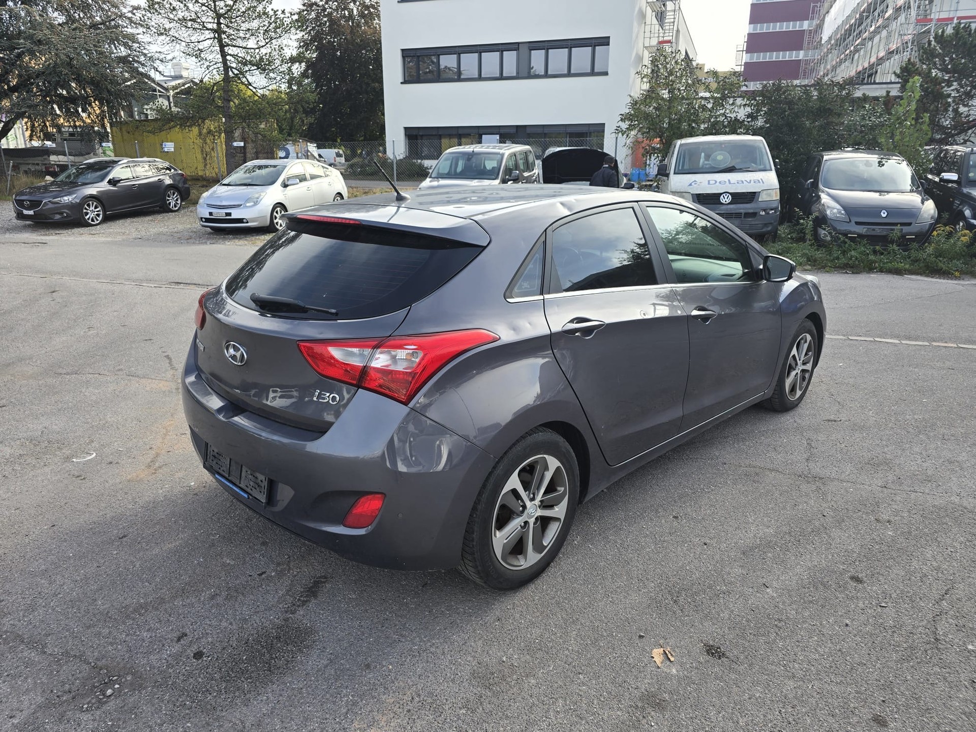 HYUNDAI i30 1.6 CRDi Vertex Automatic DCT-image-3