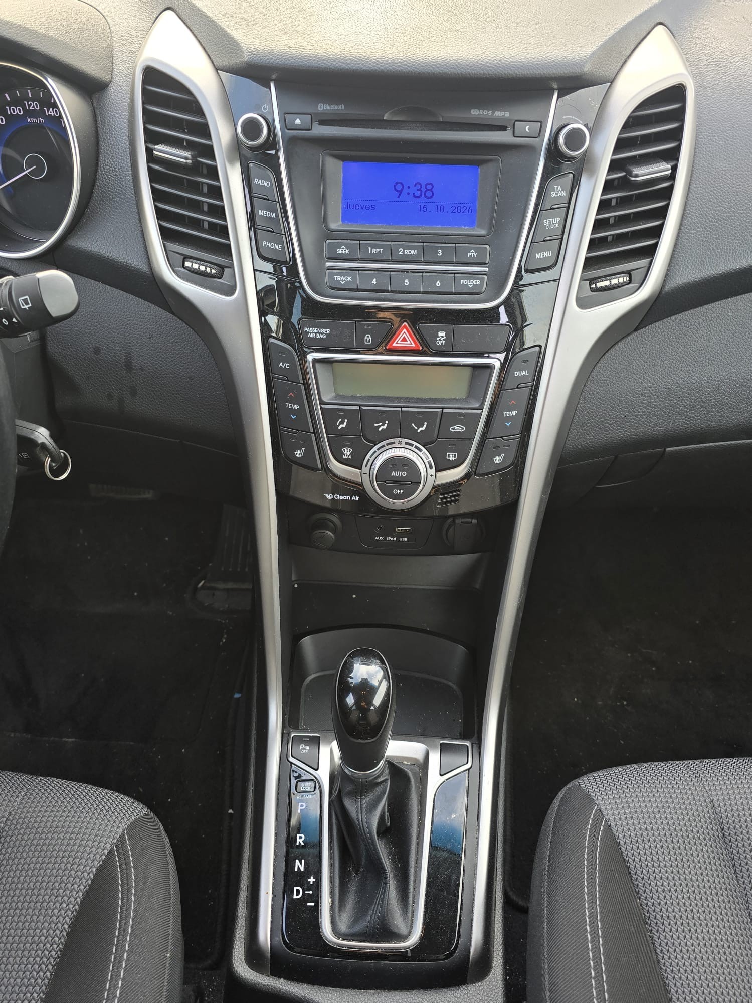 HYUNDAI i30 1.6 CRDi Vertex Automatic DCT-image-14