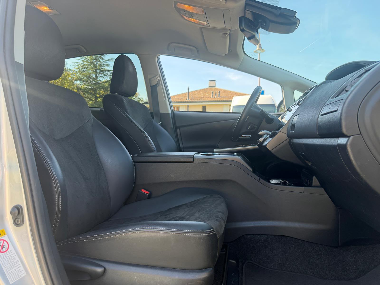 TOYOTA Prius+ 1.8 VVT-i HSD Premium-image-20