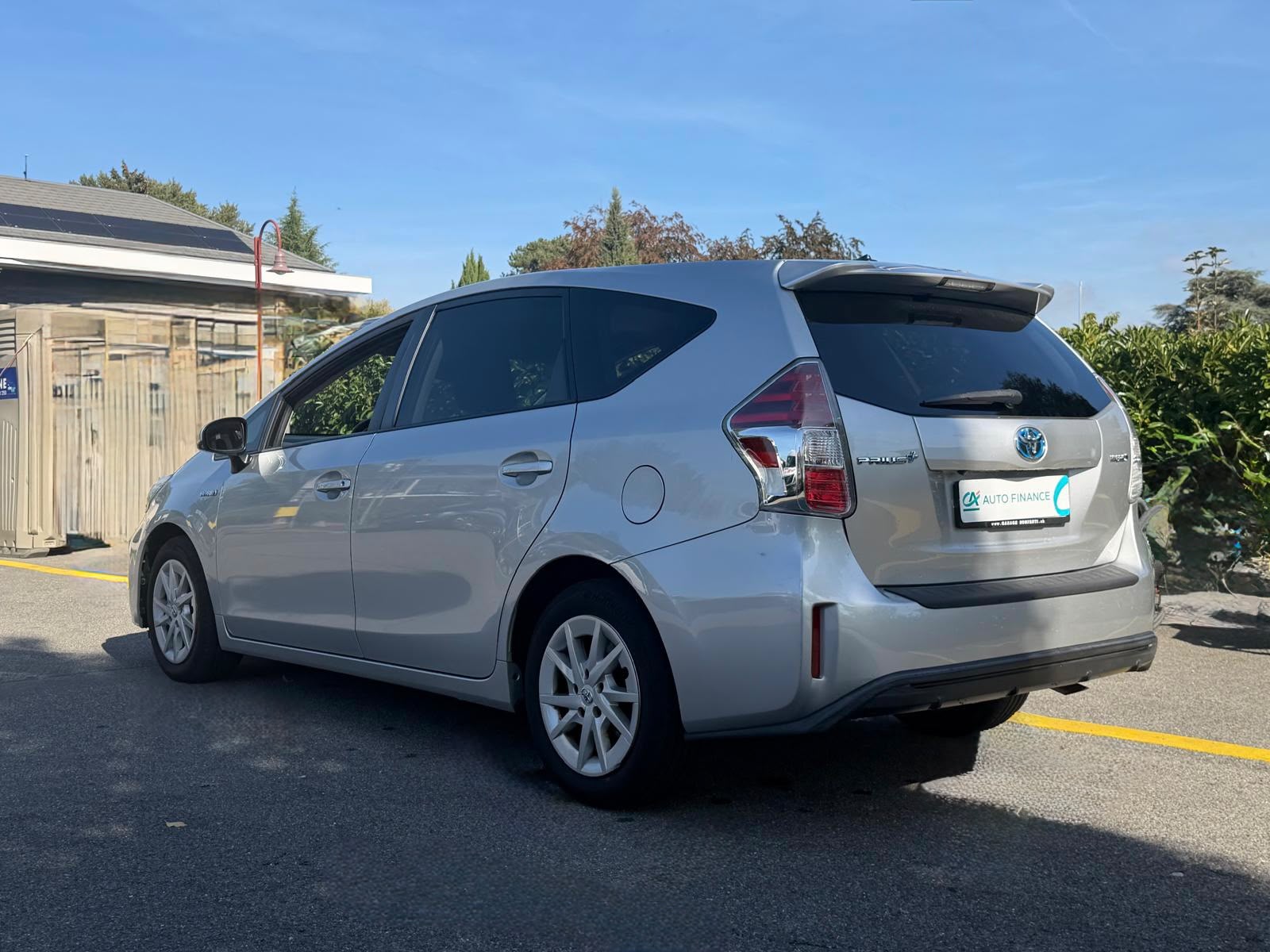 TOYOTA Prius+ 1.8 VVT-i HSD Premium-image-3