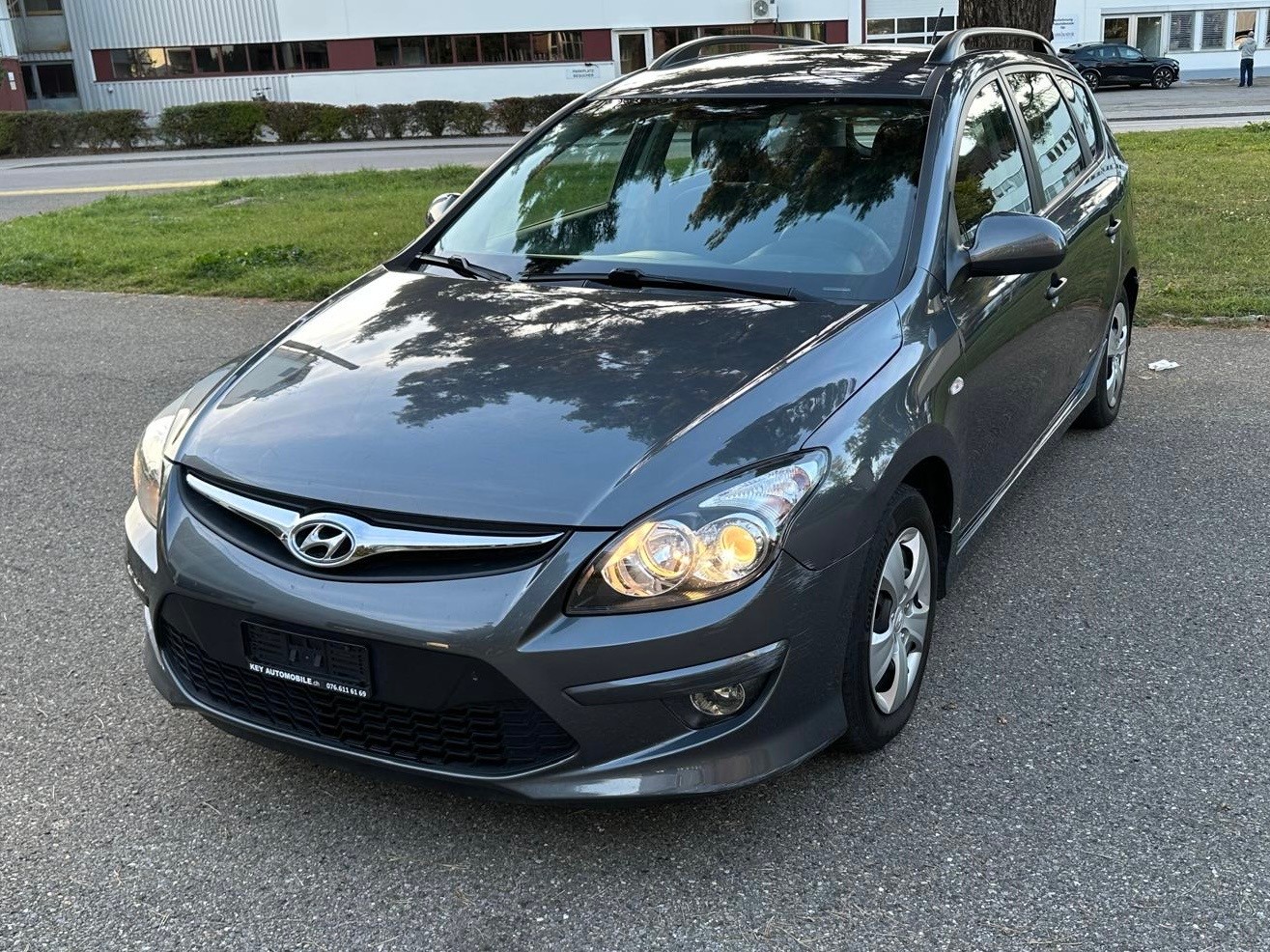 HYUNDAI i30 Wagon 1.6 Style Automatic-image-2