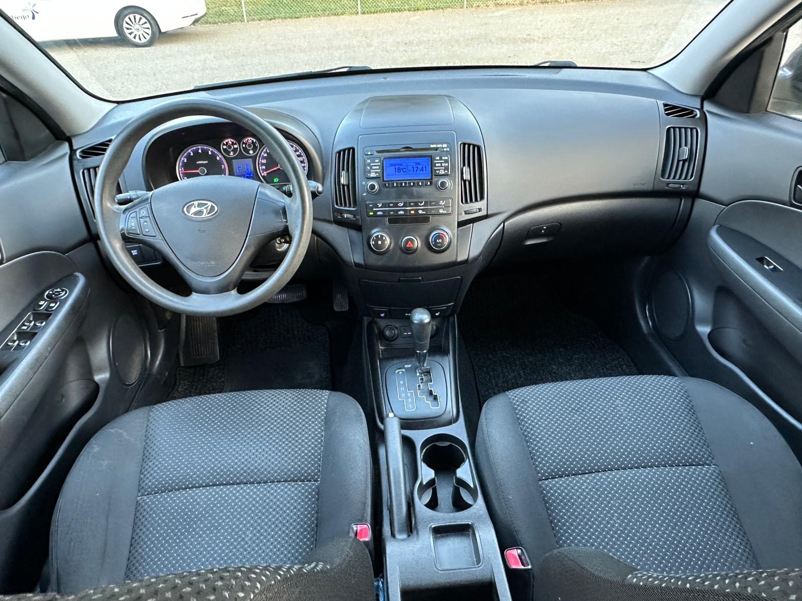 HYUNDAI i30 Wagon 1.6 Style Automatic-image-6