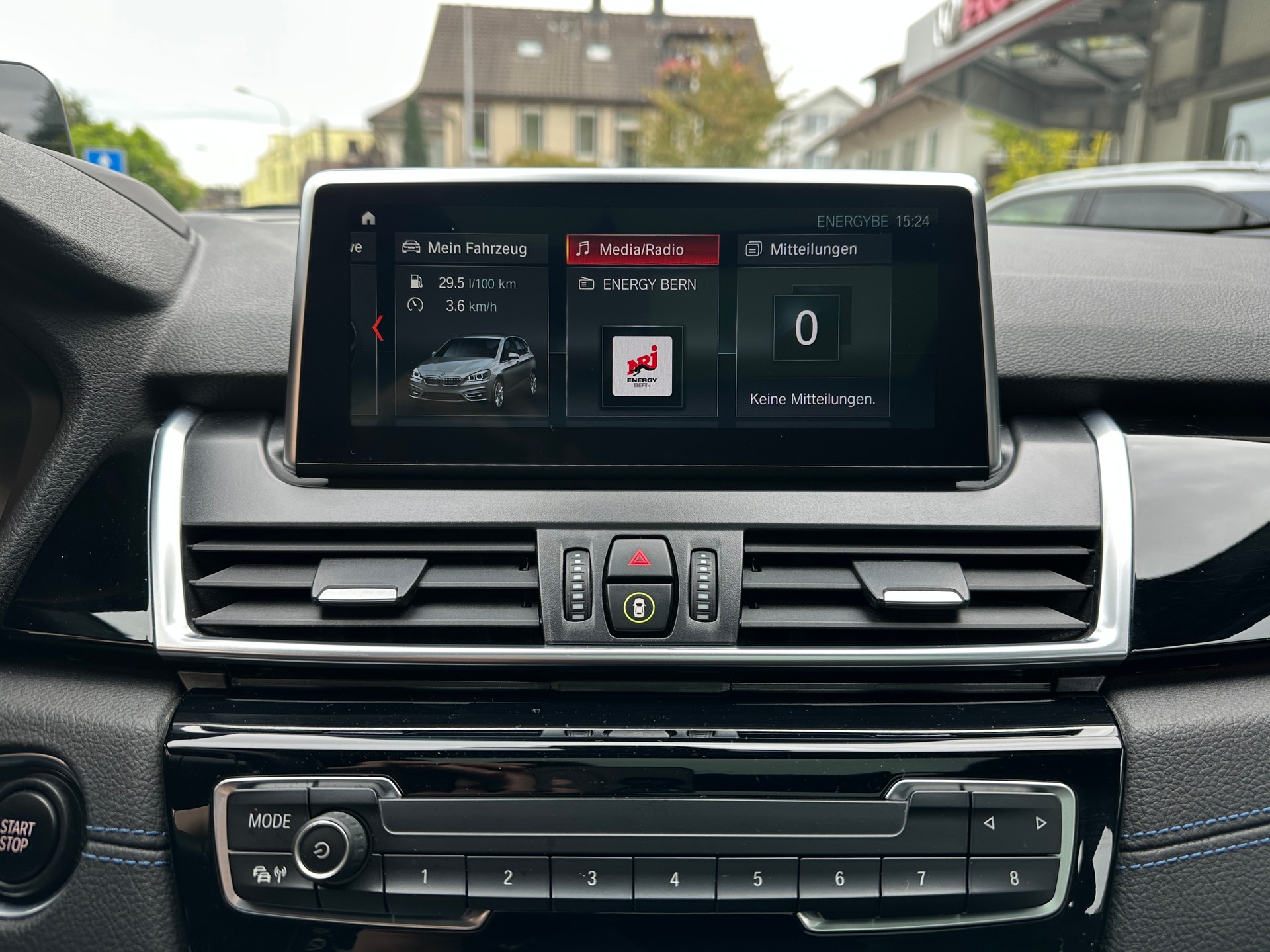BMW 225xe iPerformance Active Tourer Steptronic M Sport-image-9