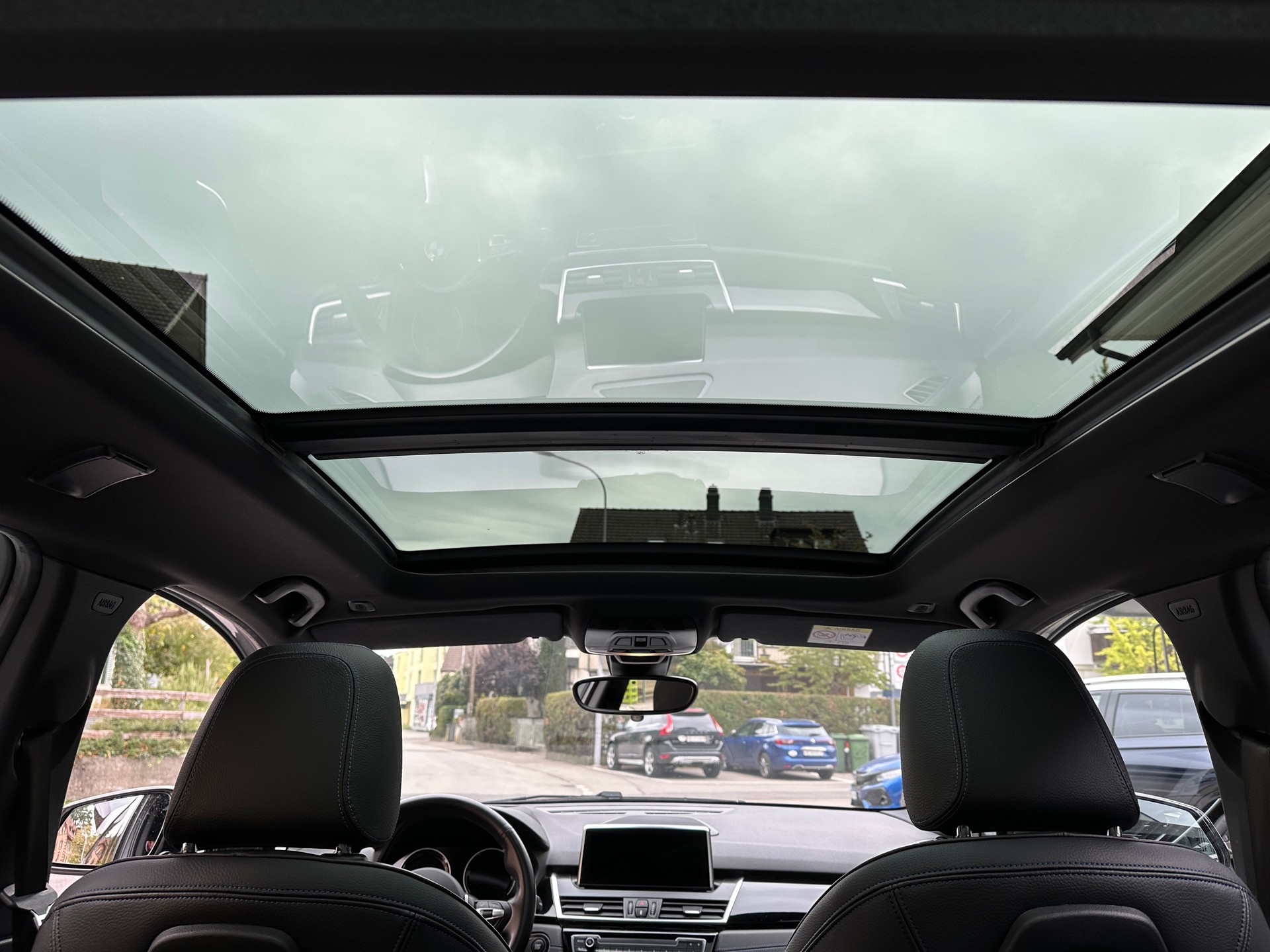 BMW 225xe iPerformance Active Tourer Steptronic M Sport-image-17