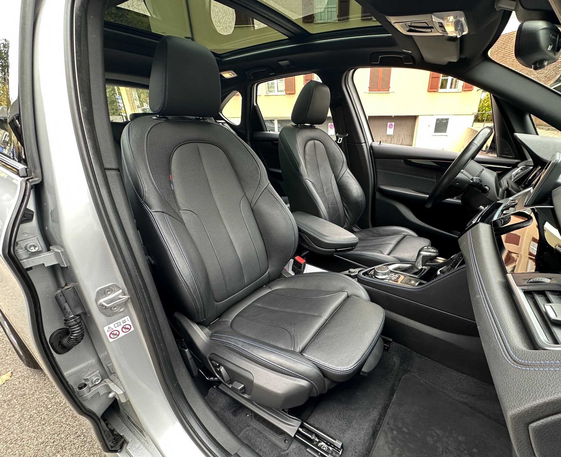 BMW 225xe iPerformance Active Tourer Steptronic M Sport-image-11