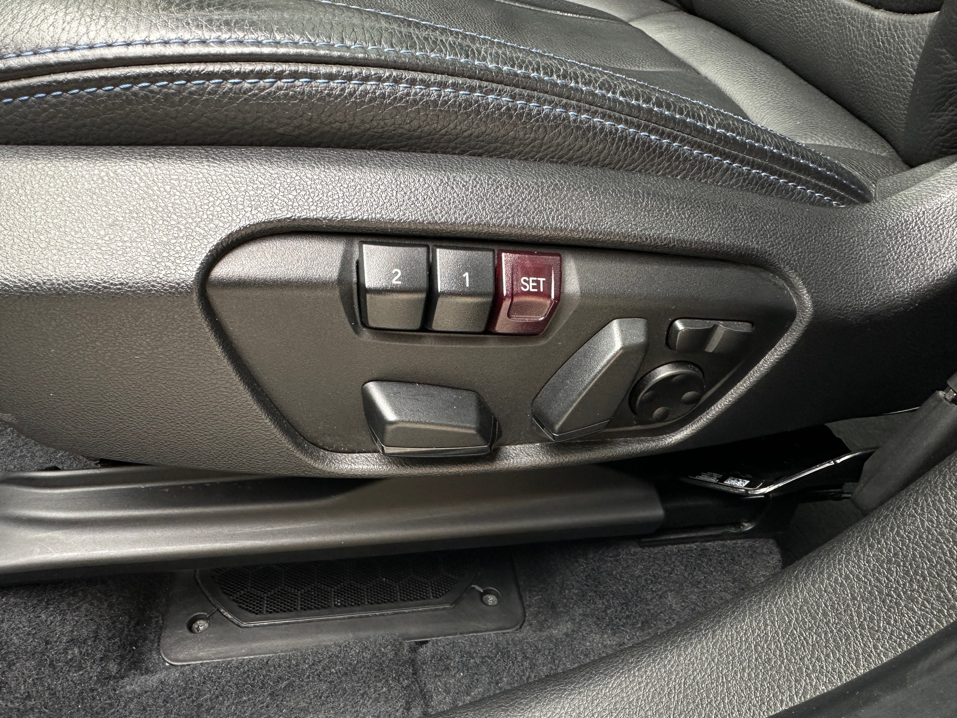 BMW 225xe iPerformance Active Tourer Steptronic M Sport-image-12