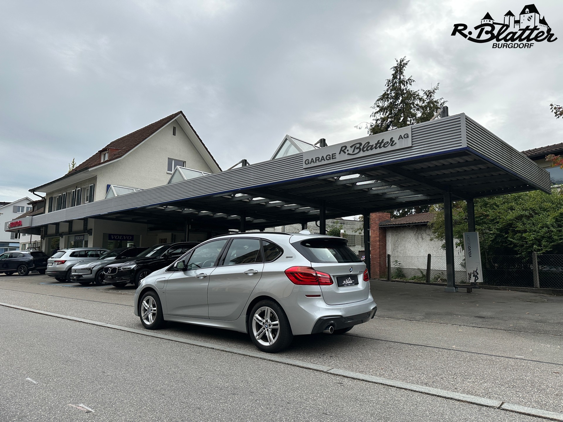 BMW 225xe iPerformance Active Tourer Steptronic M Sport-image-3
