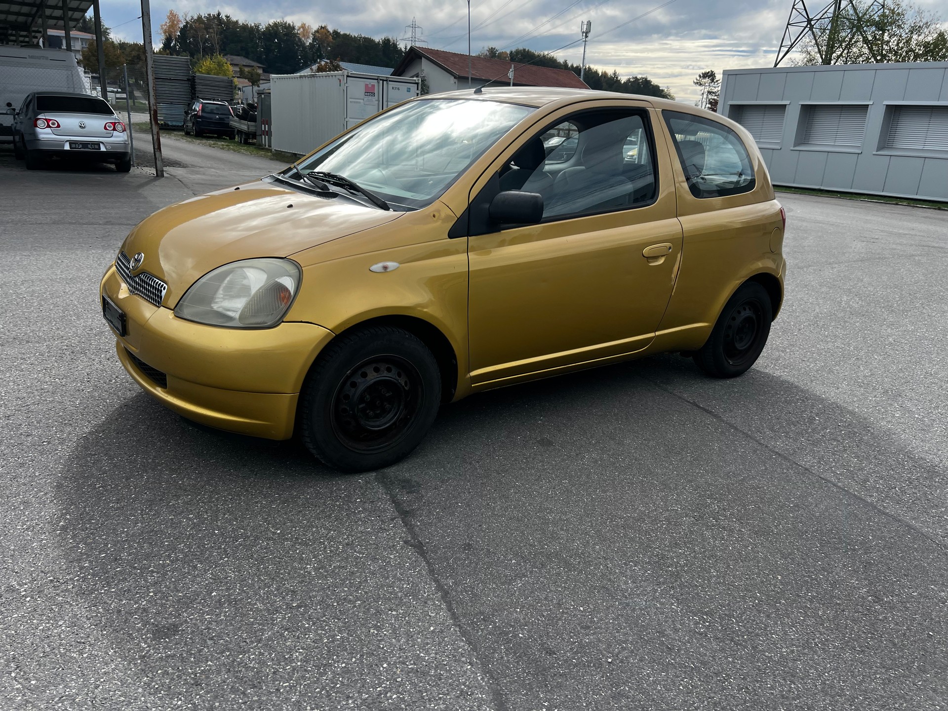 TOYOTA Yaris 1.0 Linea Sol-image-4