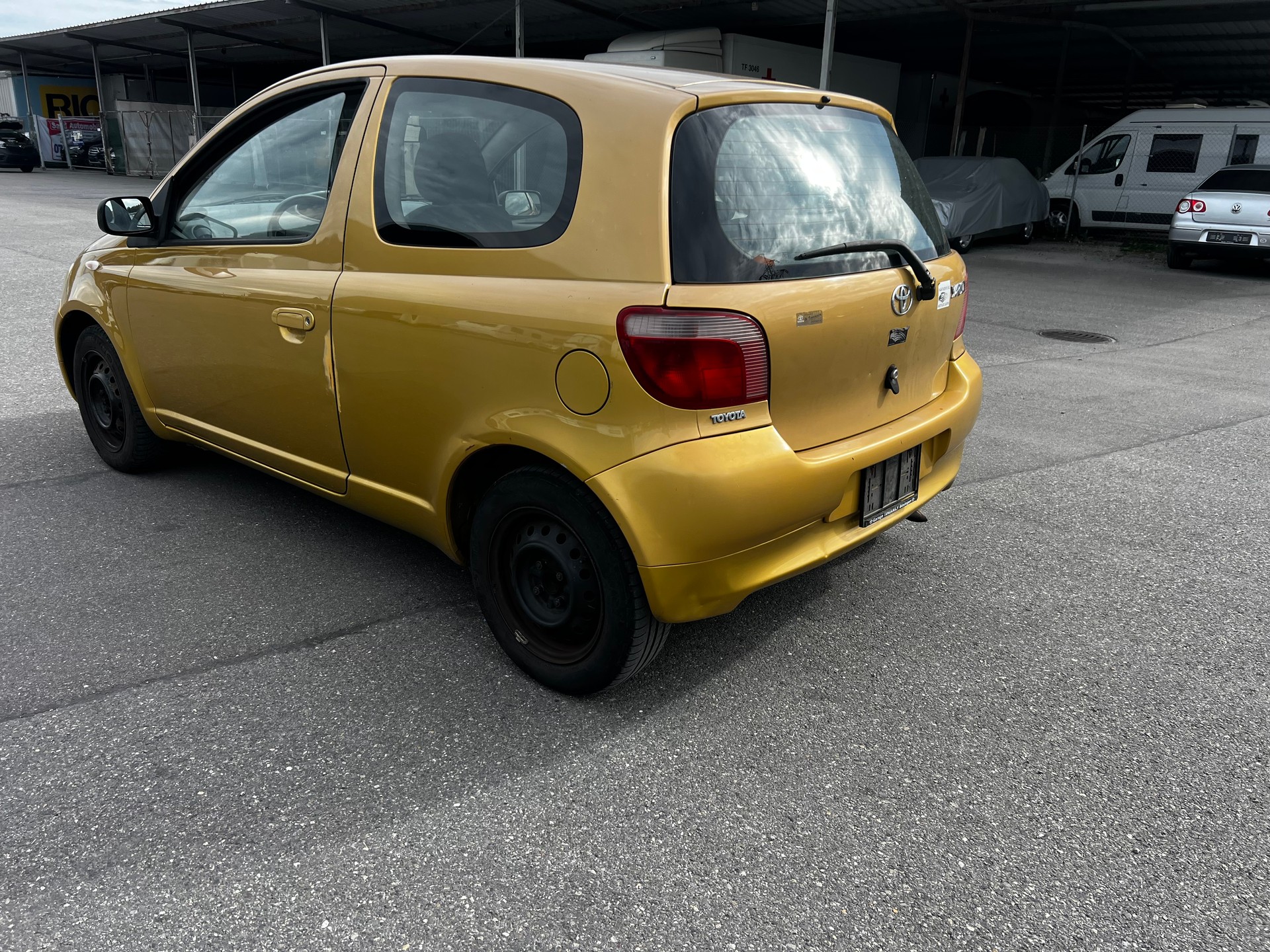 TOYOTA Yaris 1.0 Linea Sol-image-3