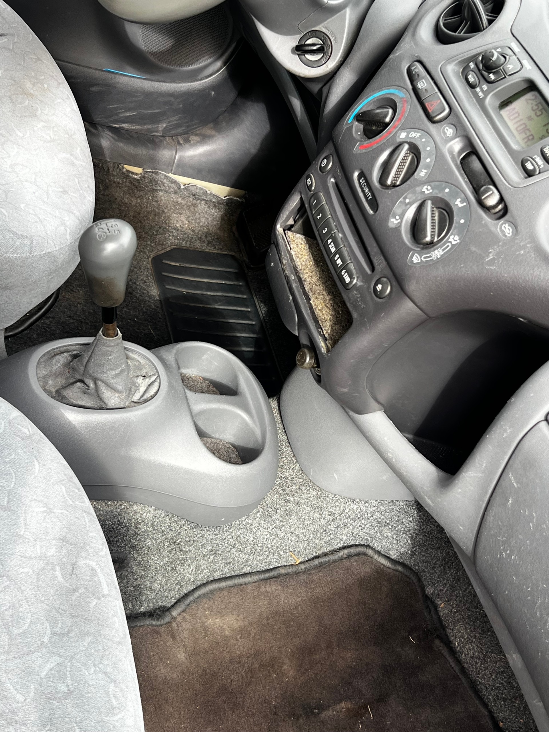 TOYOTA Yaris 1.0 Linea Sol-image-7