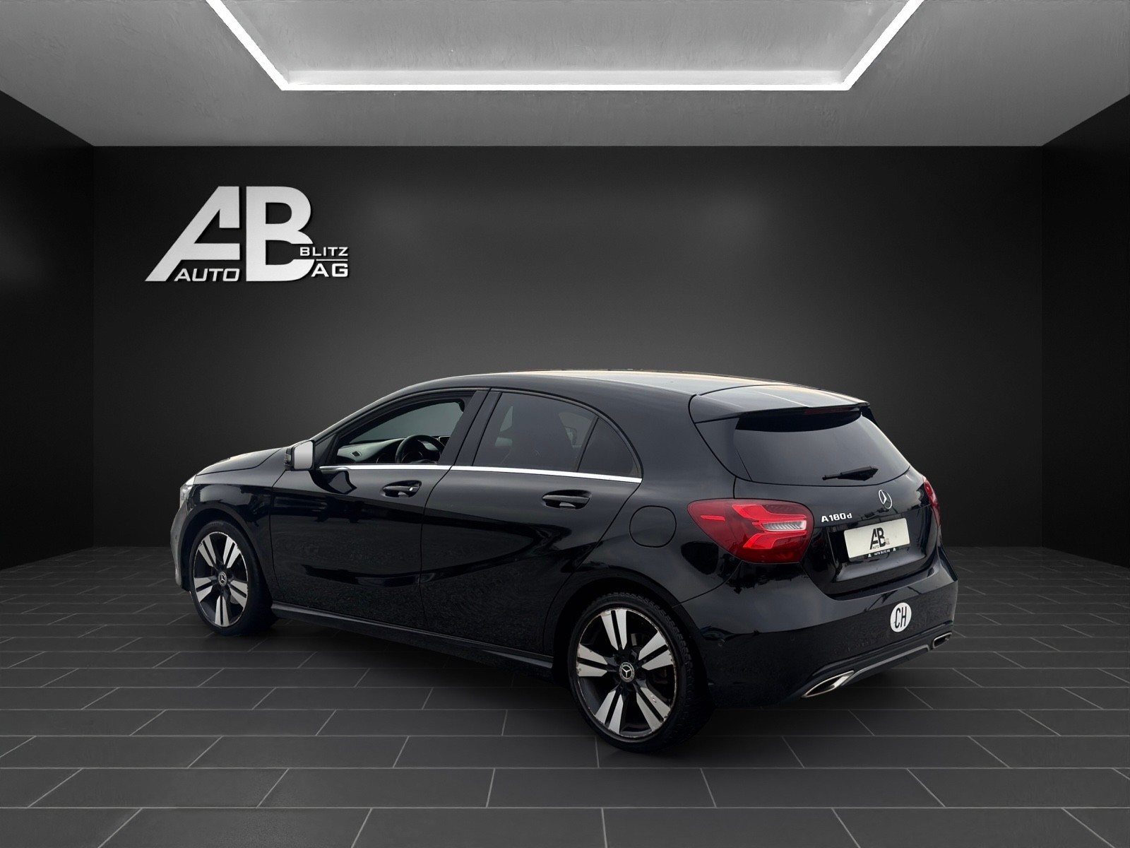 MERCEDES-BENZ A 180 CDI Urban 7G-DCT-image-2