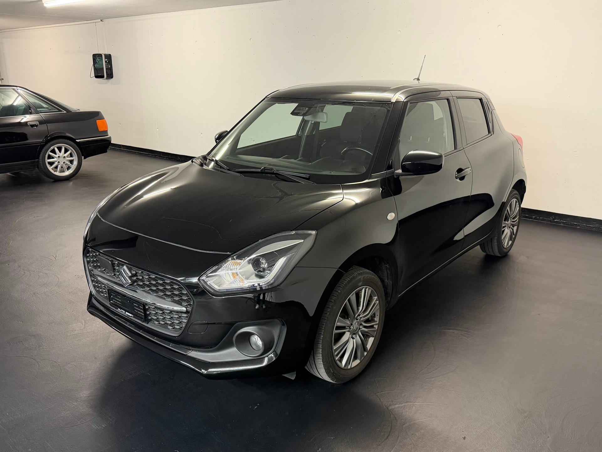 SUZUKI Swift 1.2 Compact Top 4x4 Hybrid-image-2