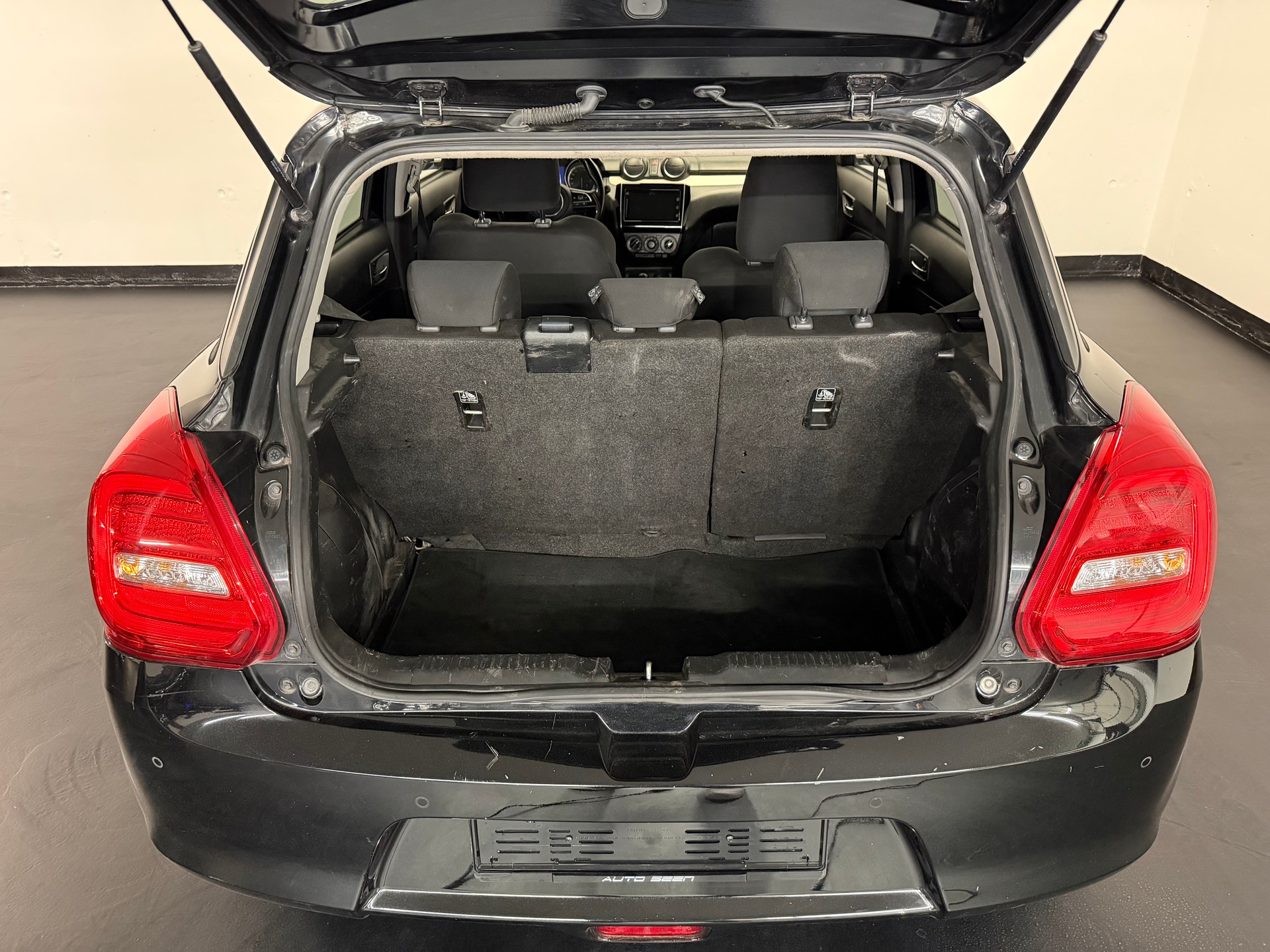 SUZUKI Swift 1.2 Compact Top 4x4 Hybrid-image-9