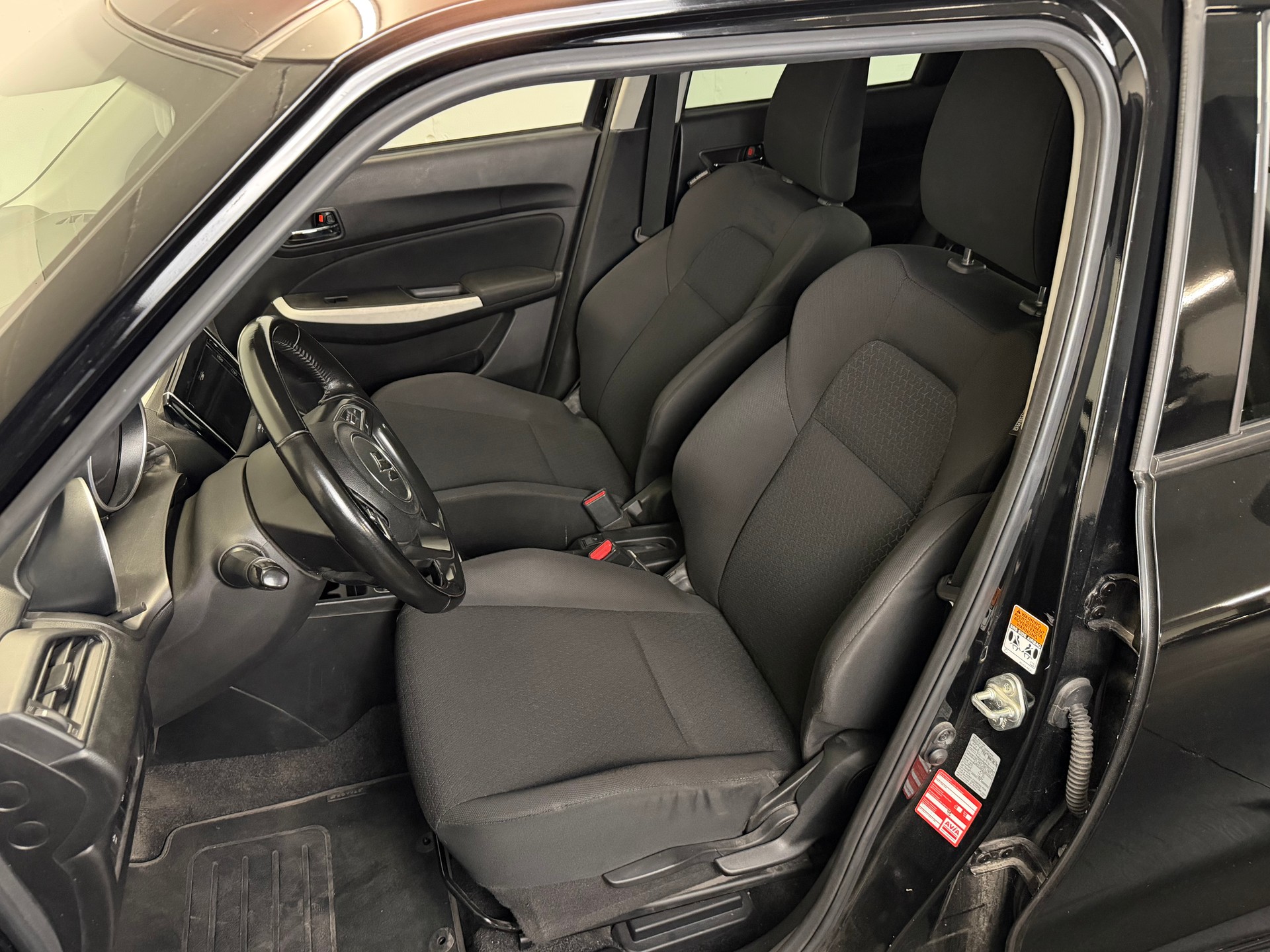 SUZUKI Swift 1.2 Compact Top 4x4 Hybrid-image-7
