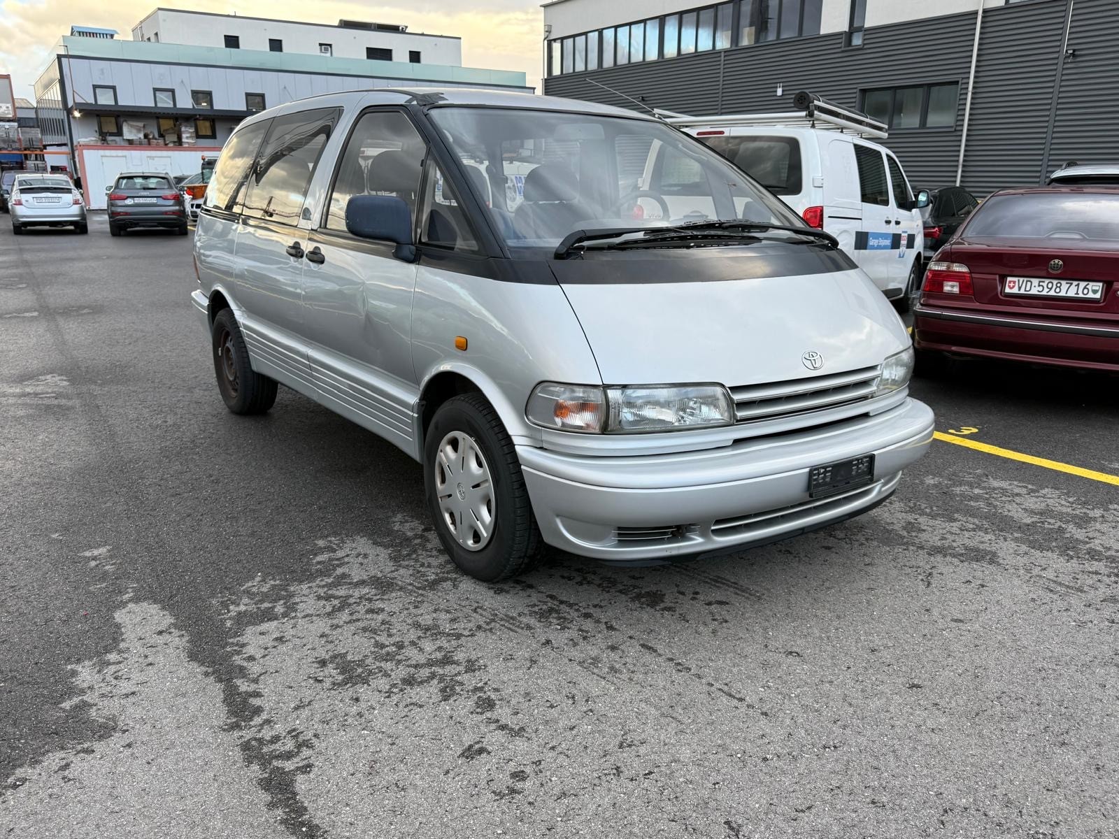 TOYOTA Previa XE 4x2-image-2