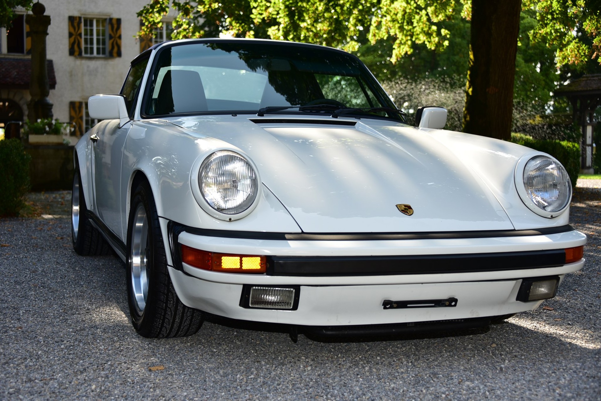 PORSCHE 911 Carrera Cabrio-image-2