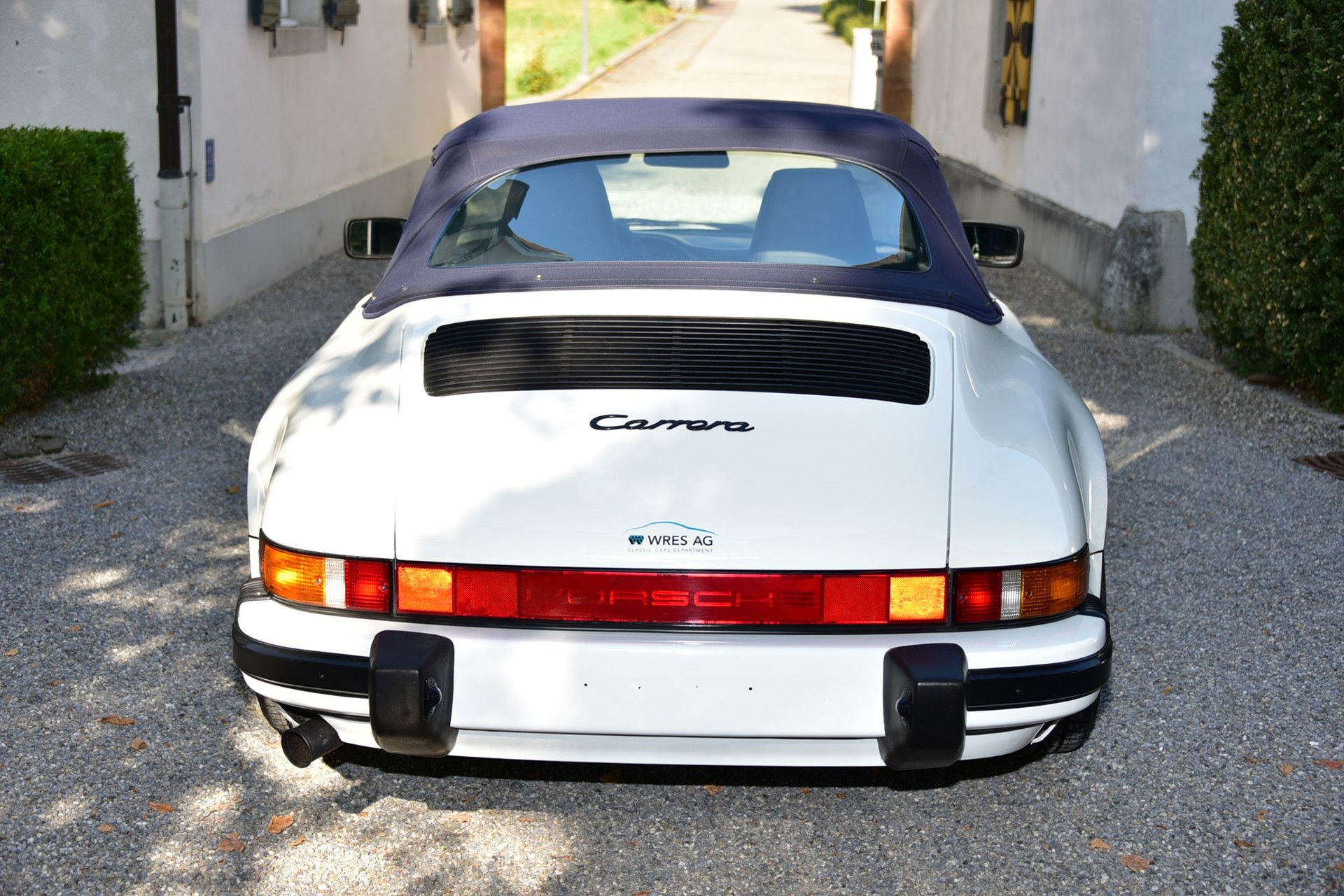 PORSCHE 911 Carrera Cabrio-image-3