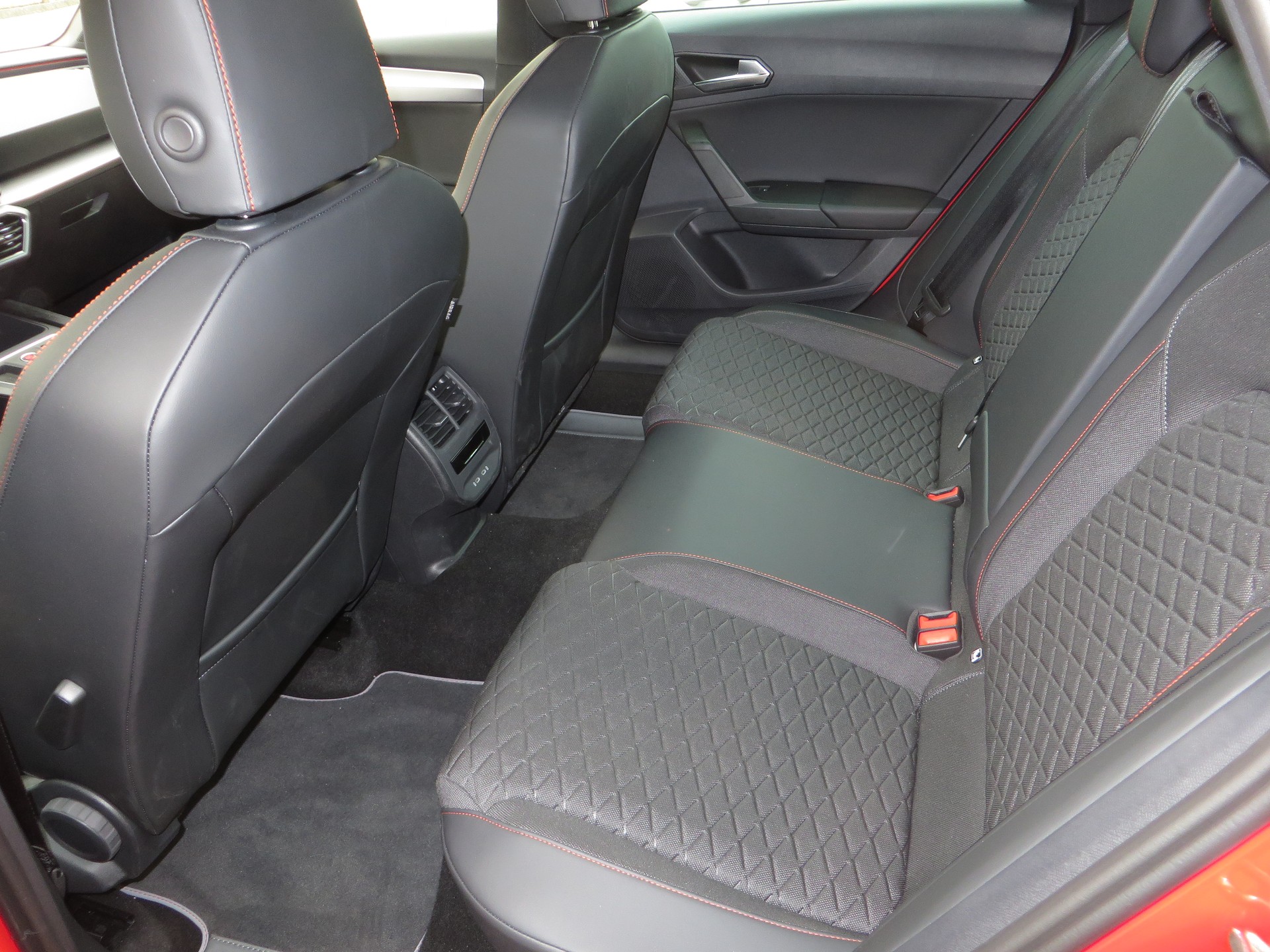 SEAT Leon 1.4 eHybrid pHEV DSG Move FR-image-10