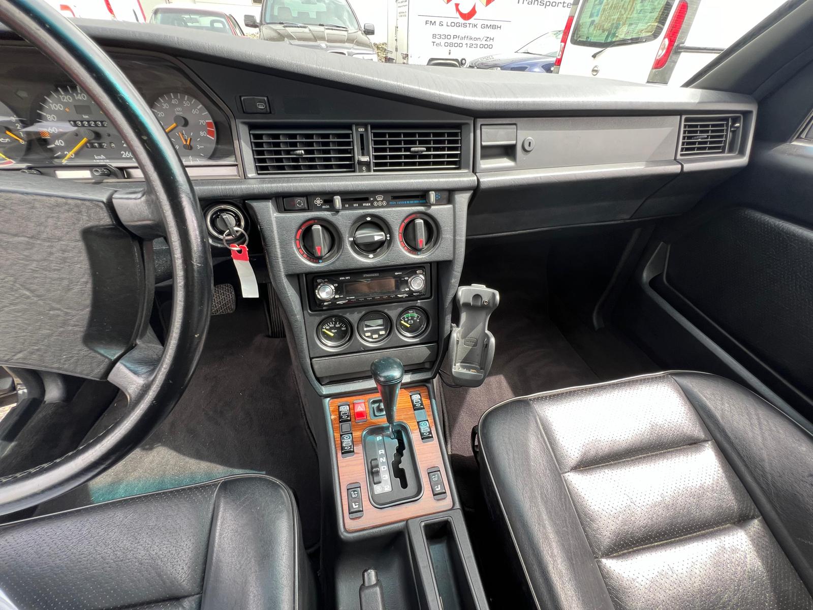 MERCEDES-BENZ 190 E 2.5-16 Automatic-image-9