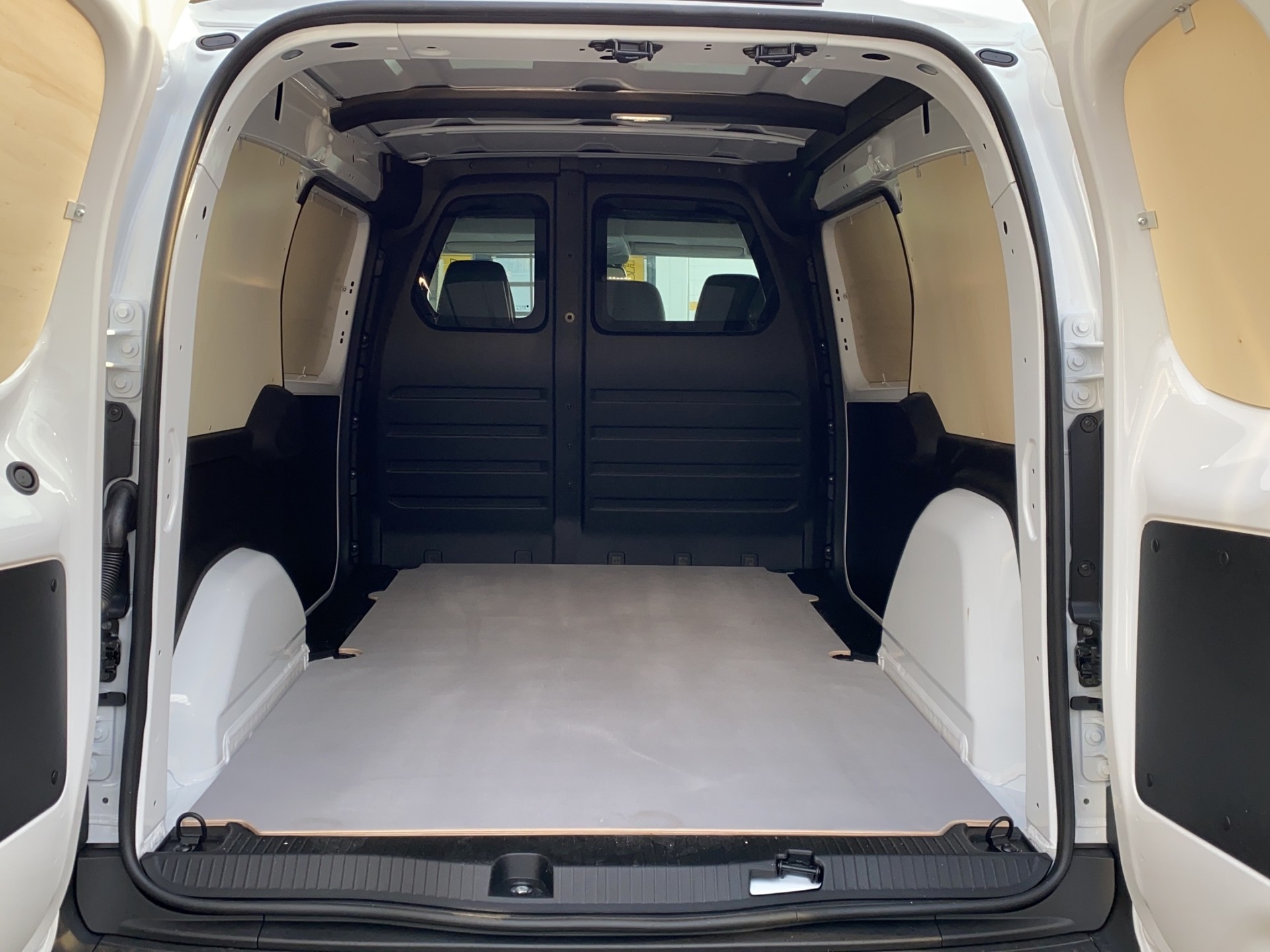 RENAULT Kangoo Van 1.3TCe Standard L2 130 PF Advance-image-3